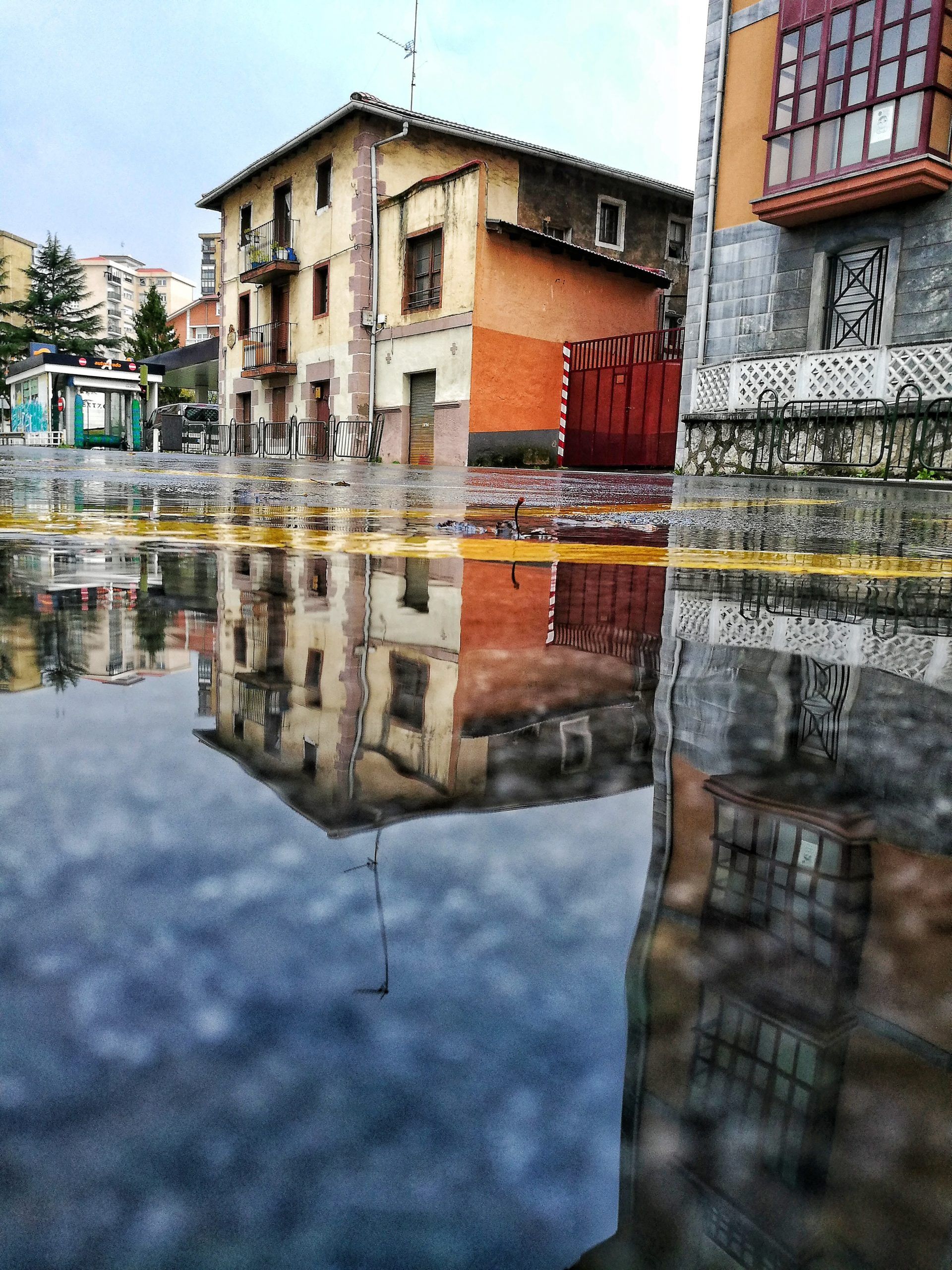 Reflejos 15 – Fotografía creativa móvil en Barakaldo | Ibarakaldo