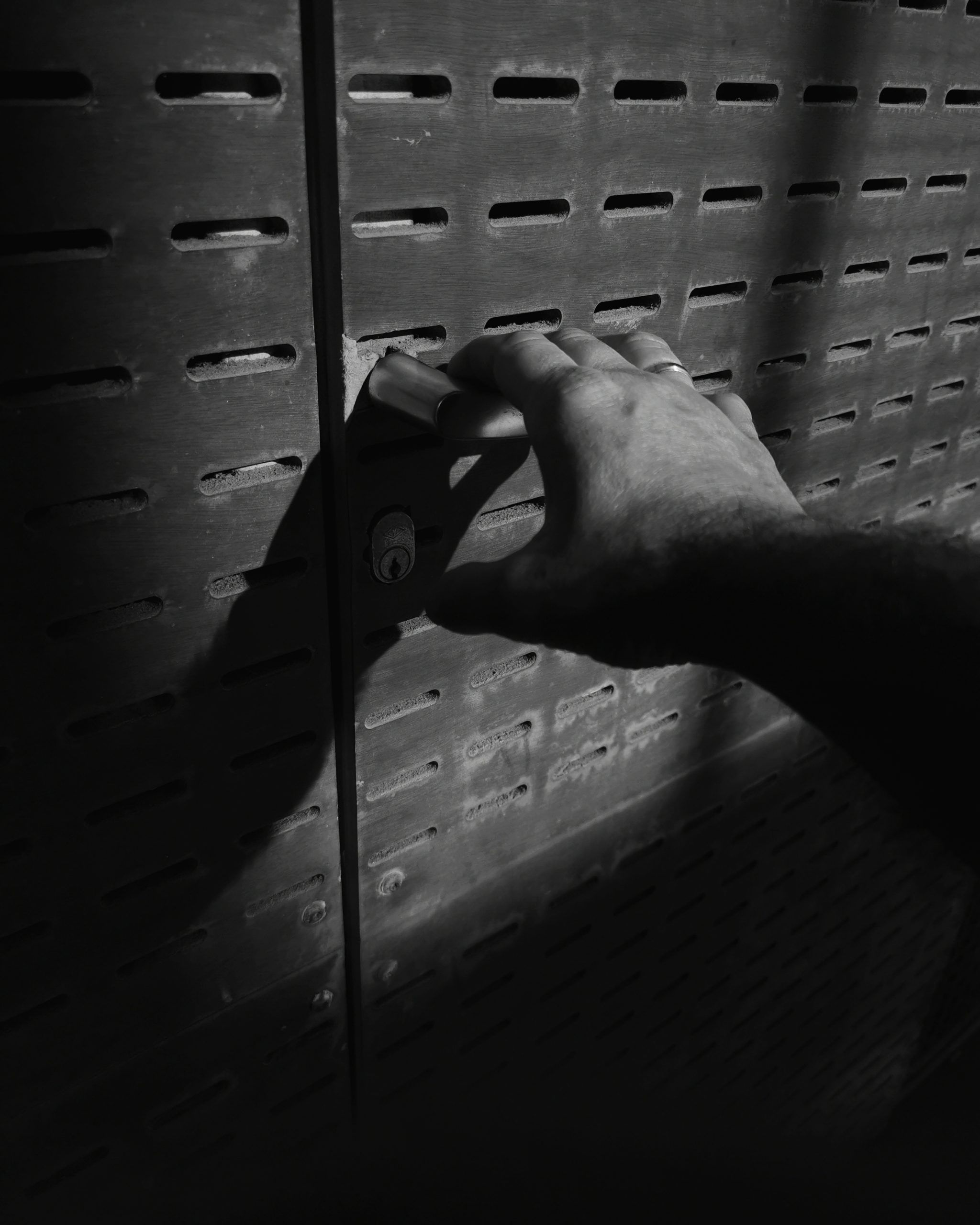 Si una puerta se cierra otra se abre… – Fotografía creativa móvil en Barakaldo | Ibarakaldo