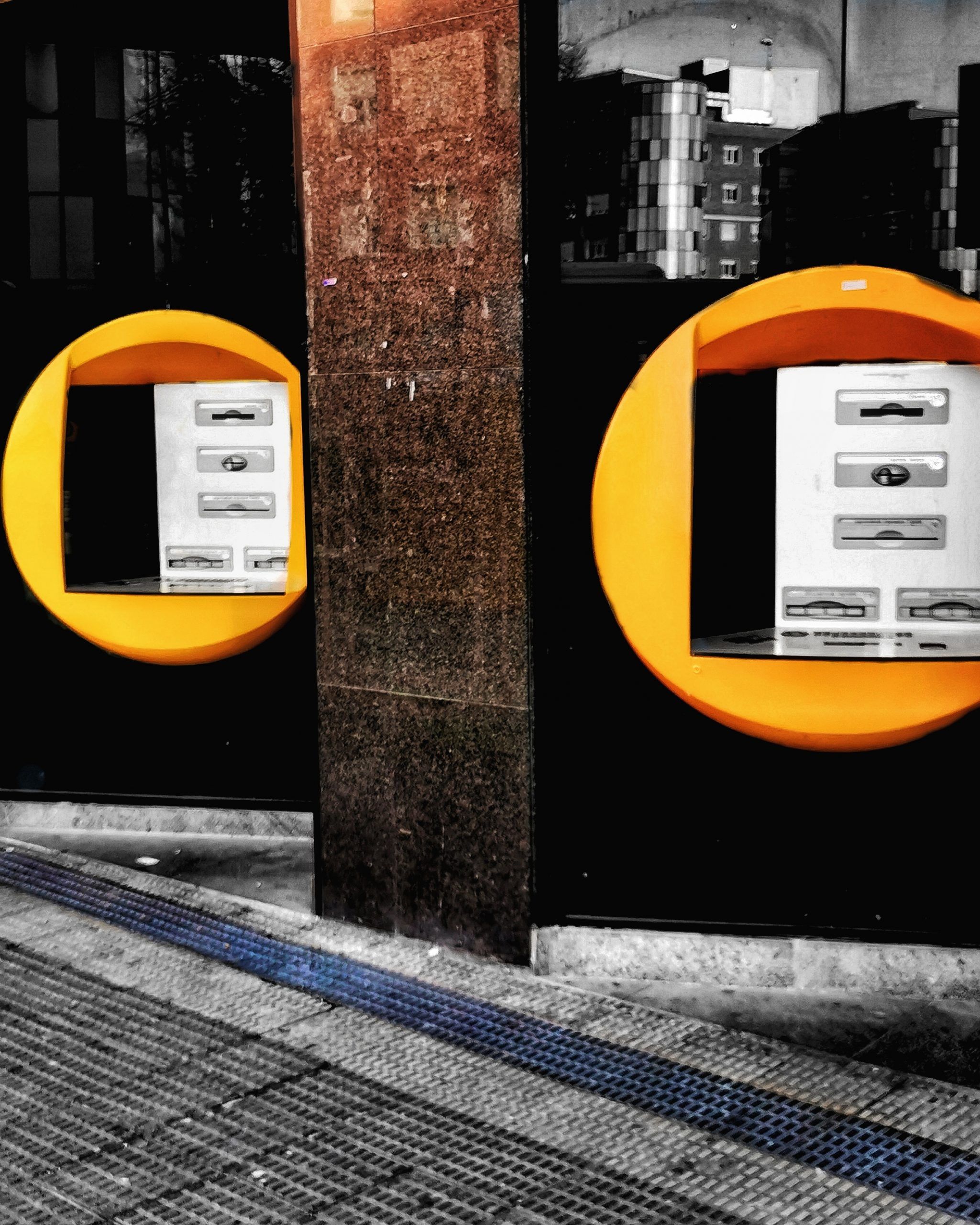 Somebody is Watching Me | Momentos Splash. Fotografía Creativa Ibarakaldo