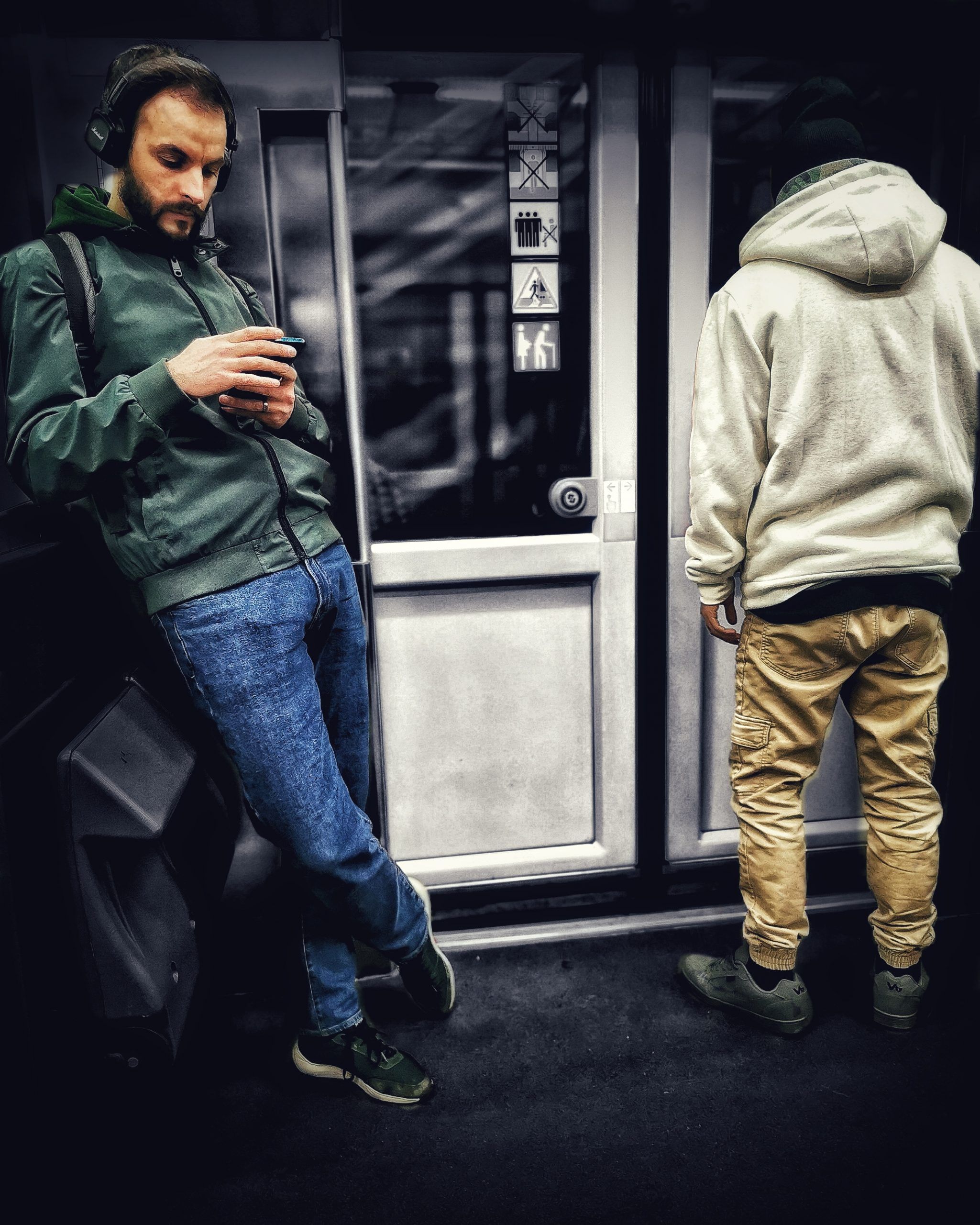 Jende – Gente 4 | Historias Urbanas en el Metro | Fotografia Creativa movil Ibarakaldo