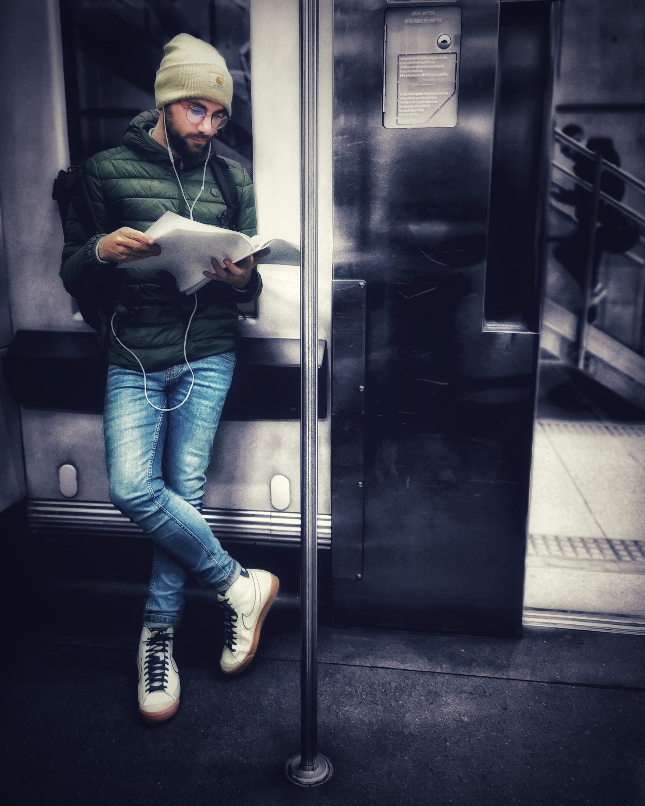 Jende – Gente 7 | Historias Urbanas en el Metro | Fotografia Creativa movil Ibarakaldo