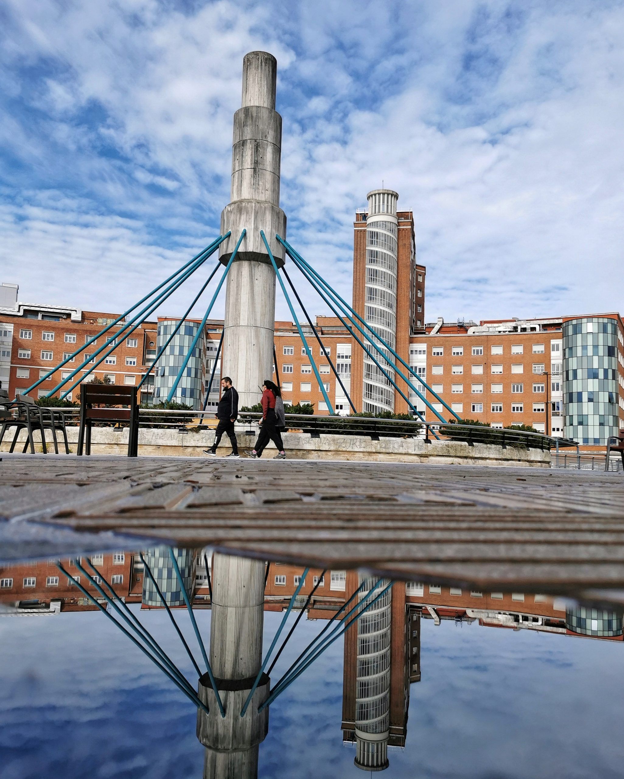 Hospital Universitario de Cruces  Reflejos 16 – Fotografía creativa móvil en Barakaldo | Ibarakaldo