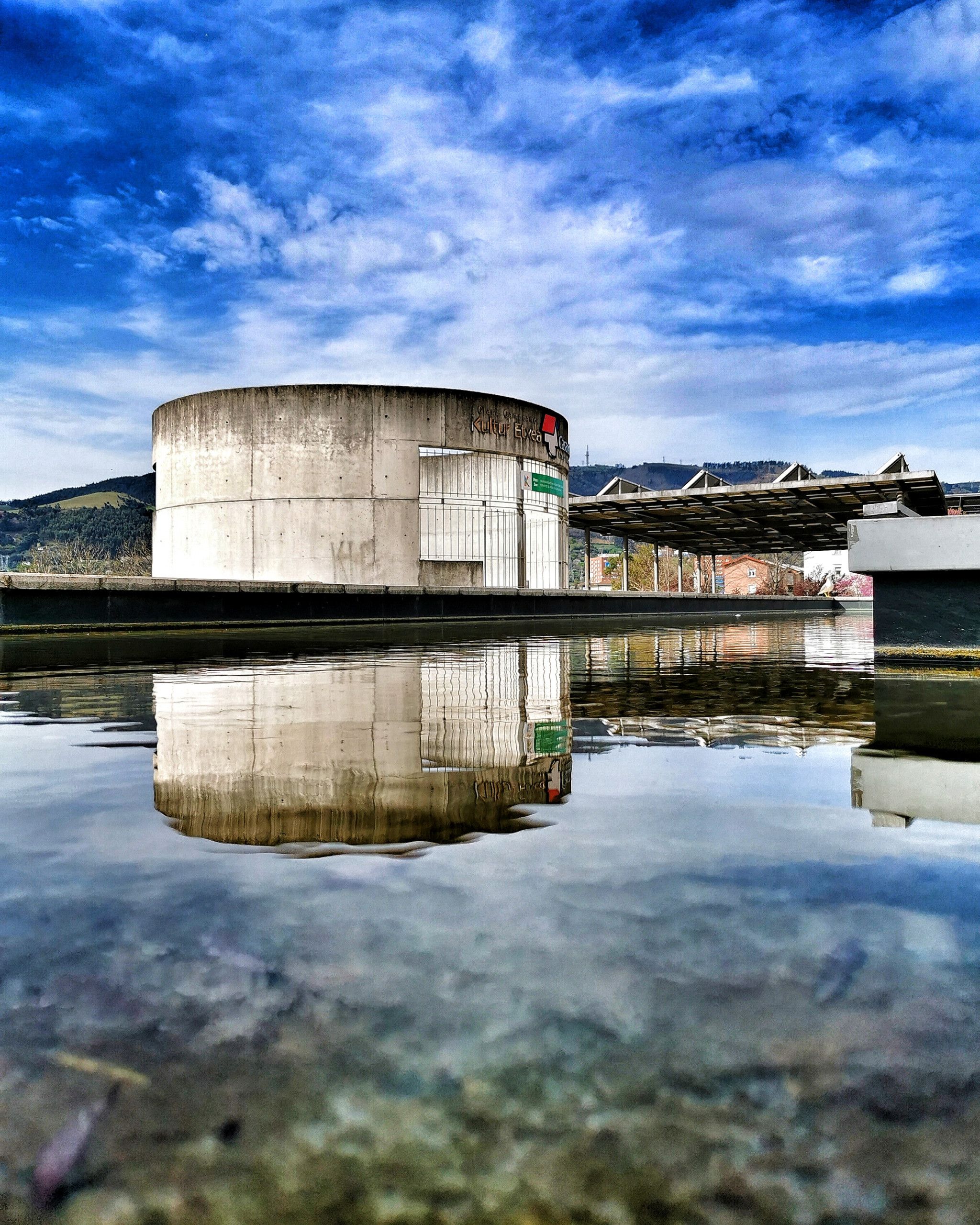 Reflejos 21 – Fotografía creativa móvil en Barakaldo | Ibarakaldo