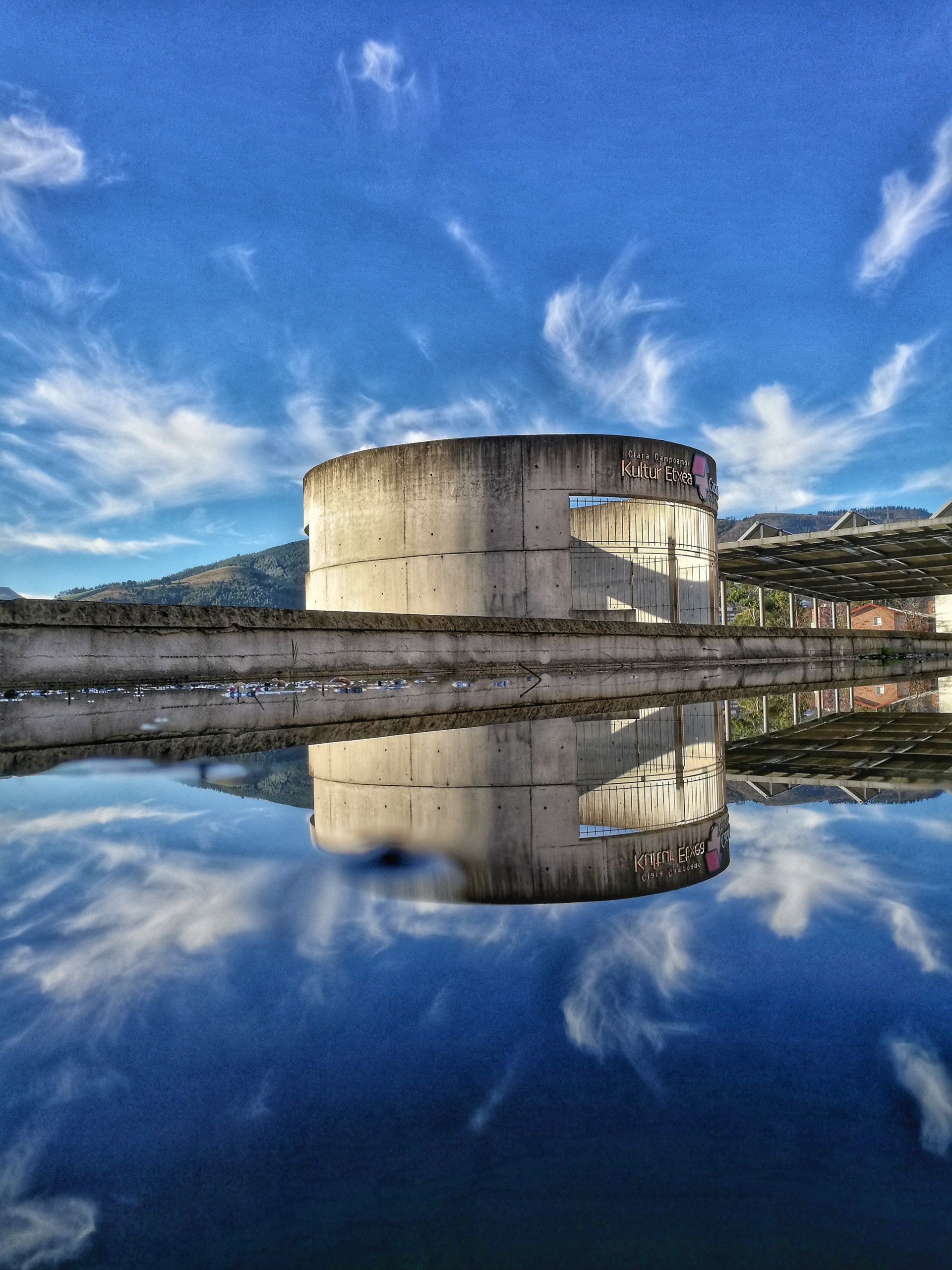Reflejos 26 – Fotografía creativa móvil en Barakaldo | Ibarakaldo
