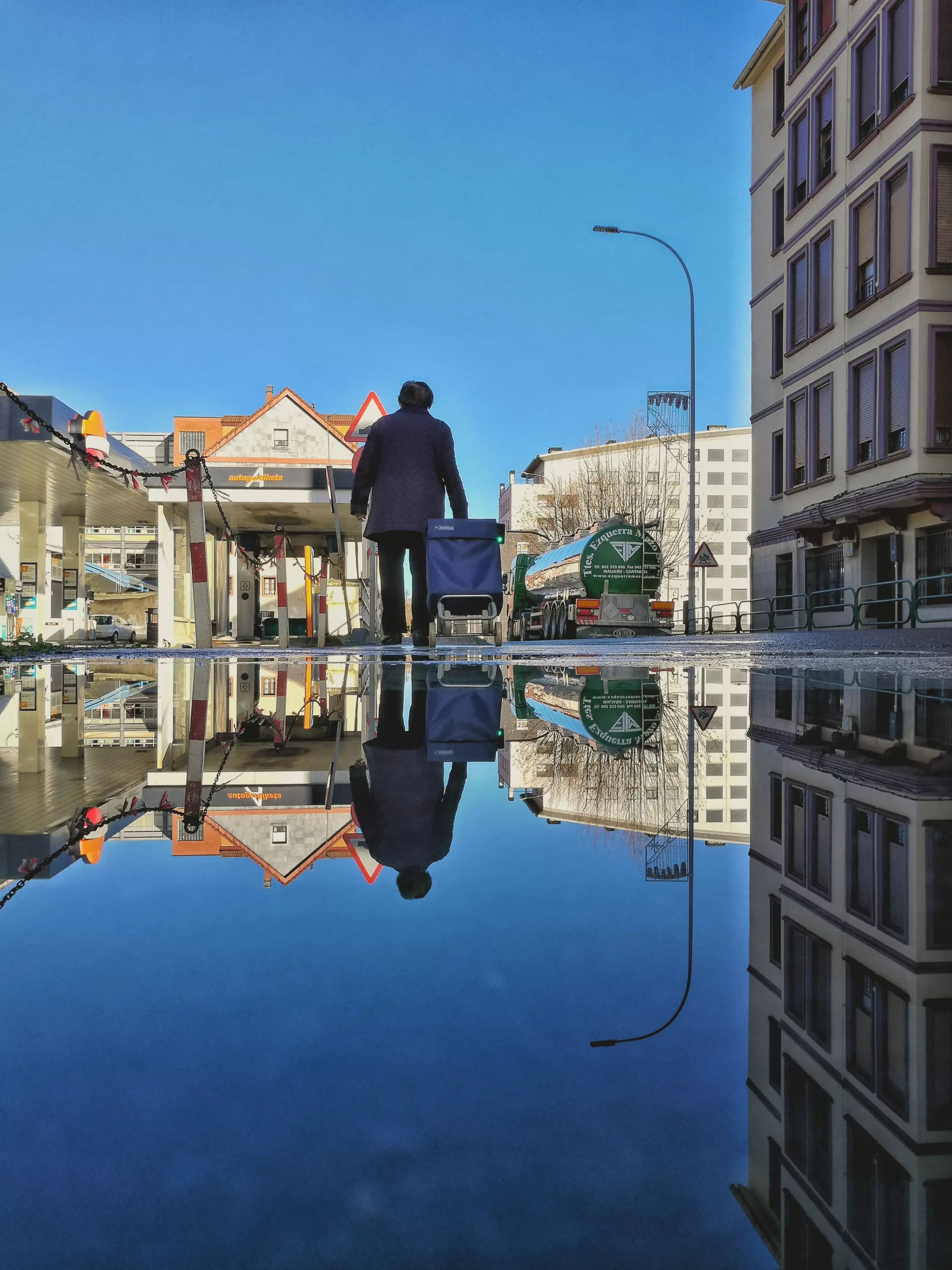 Reflejos 33 – Fotografía creativa móvil en Barakaldo | Ibarakaldo