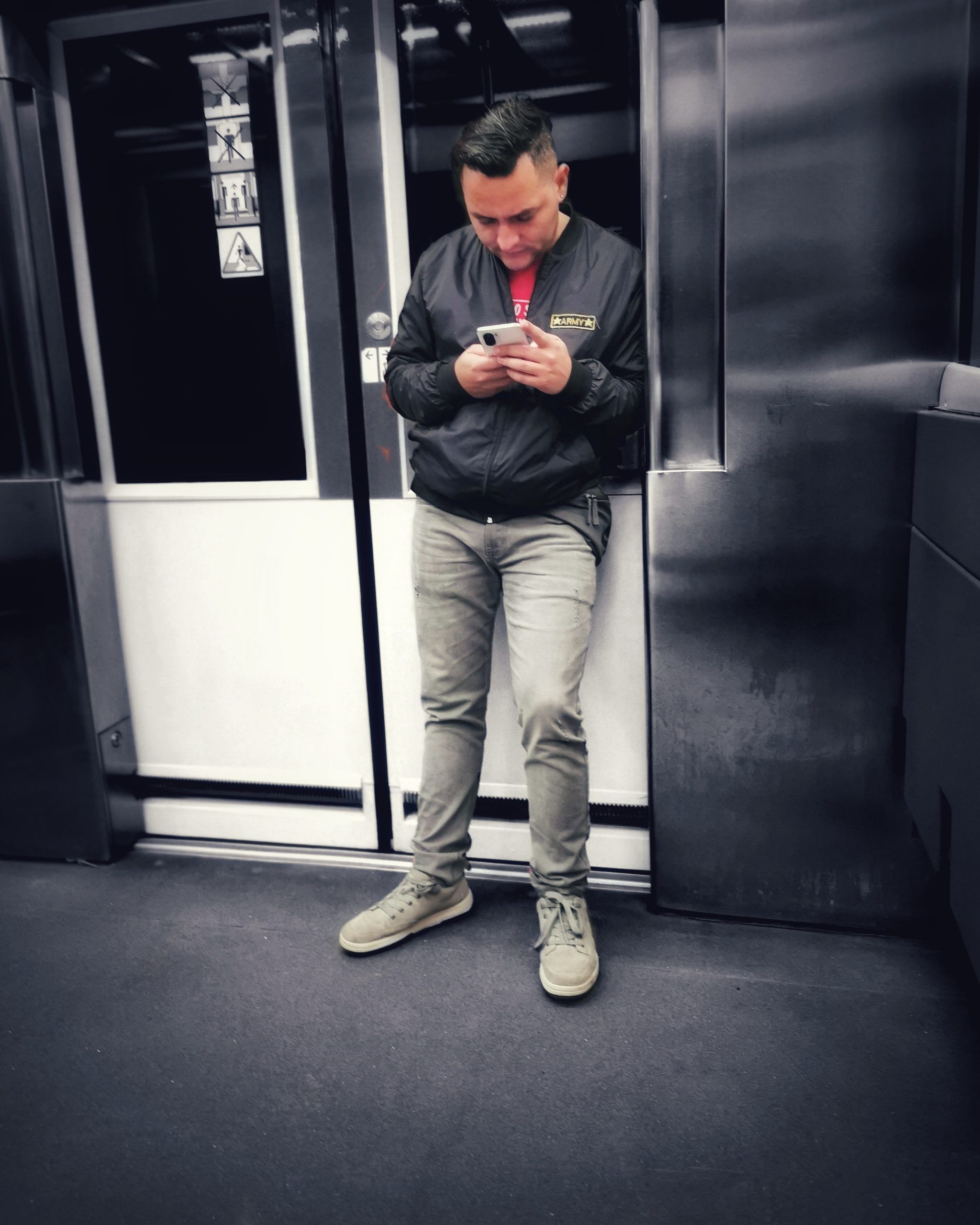 Jende – Gente 13 | Historias Urbanas en el Metro | Fotografia Creativa movil Ibarakaldo