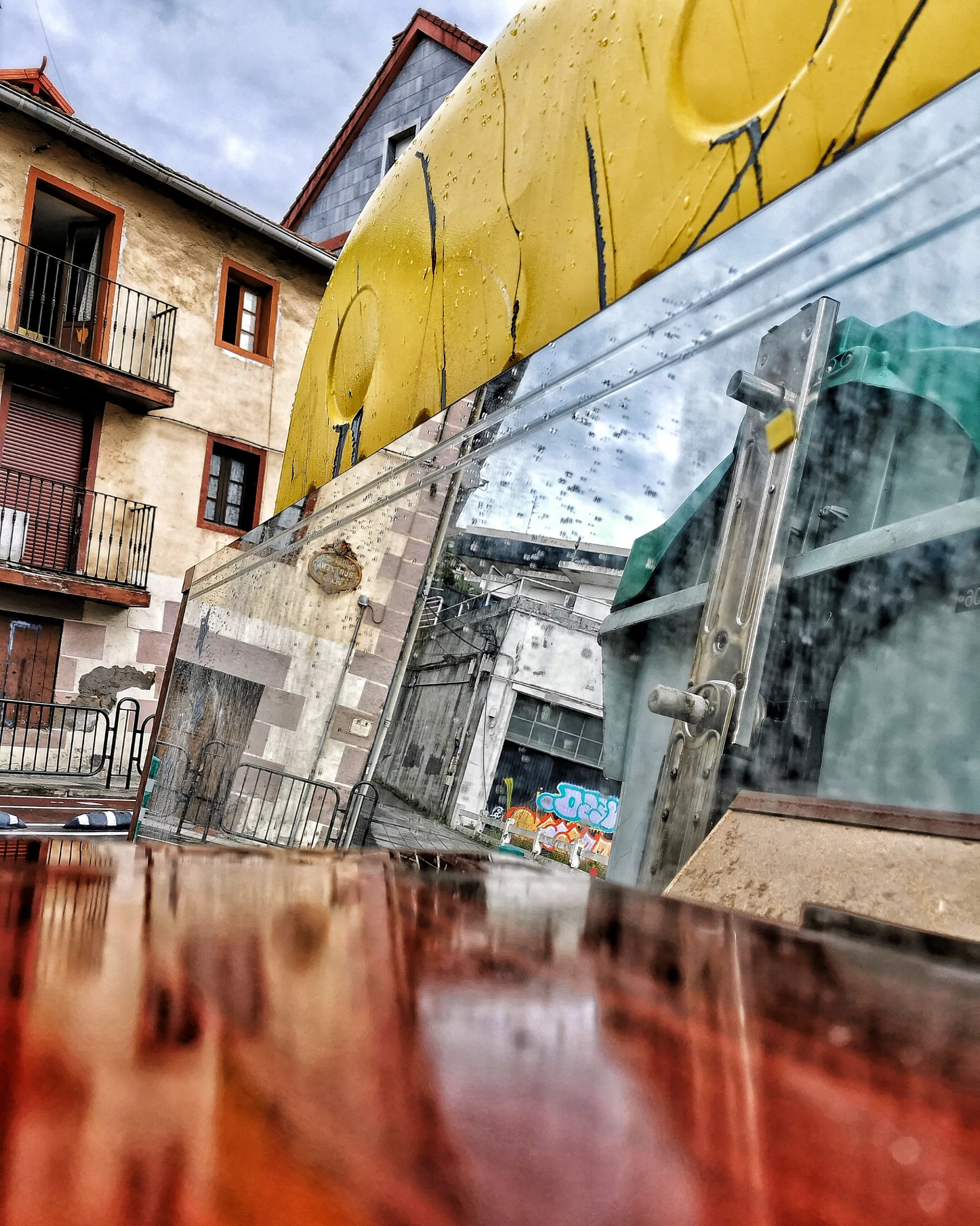 Reflejos 35 – Fotografía creativa móvil en Barakaldo | Ibarakaldo