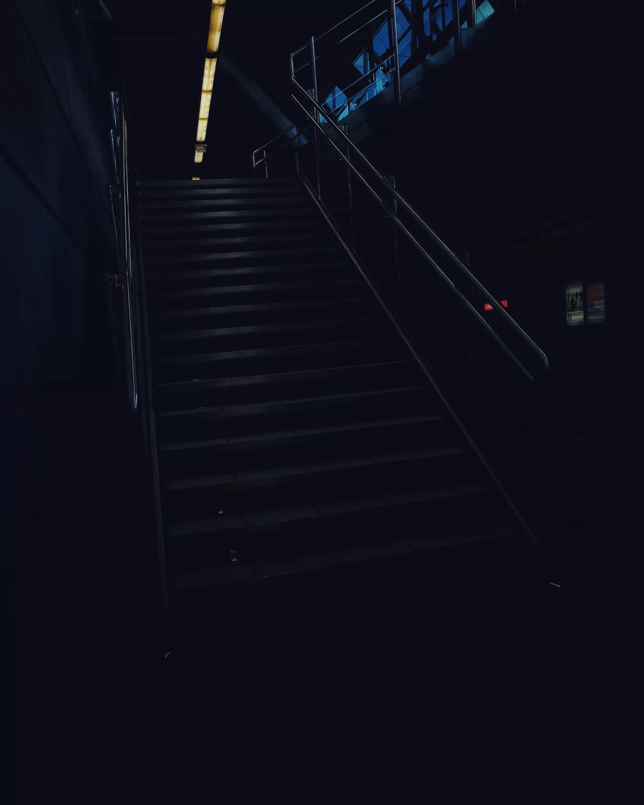 Scape from Darkness – Fotografía creativa móvil en Barakaldo | Ibarakaldo