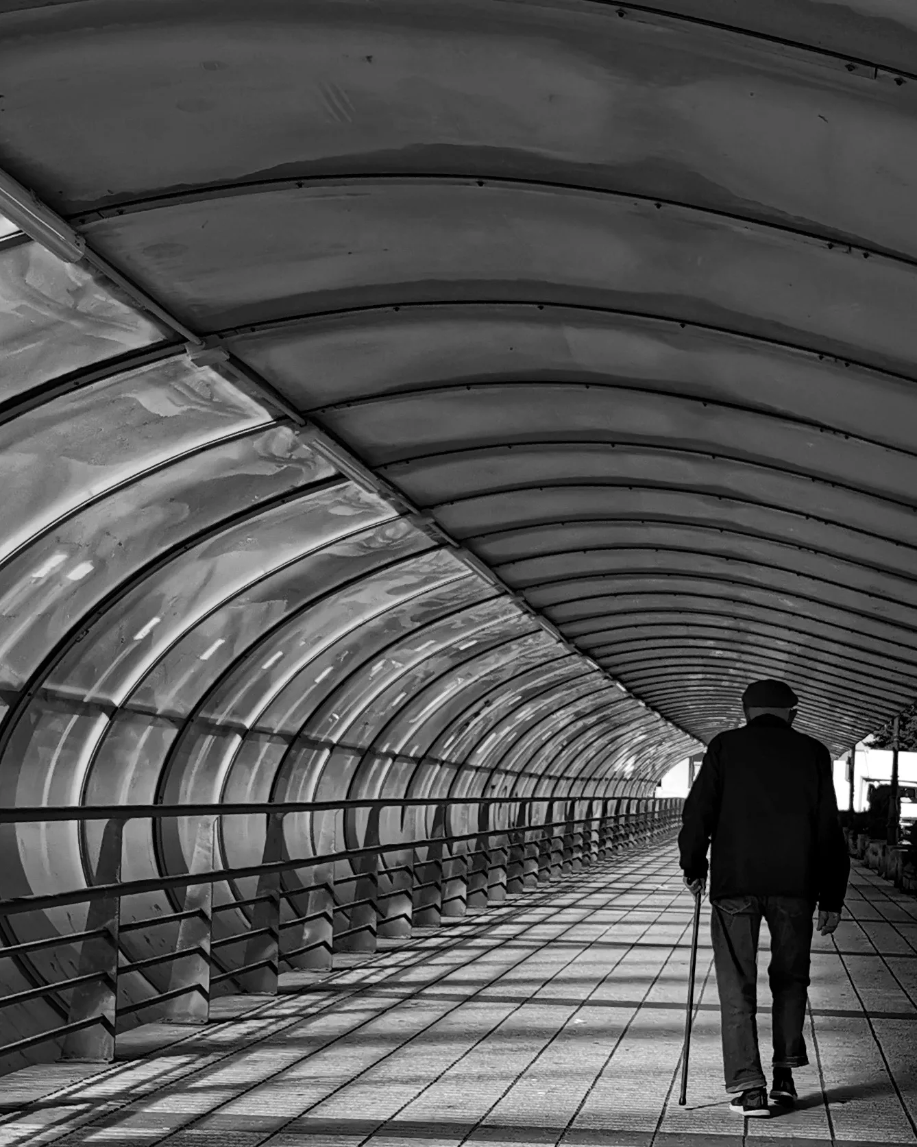 EL caminante.Walker 3  – Fotografía creativa móvil en Barakaldo | Ibarakaldo