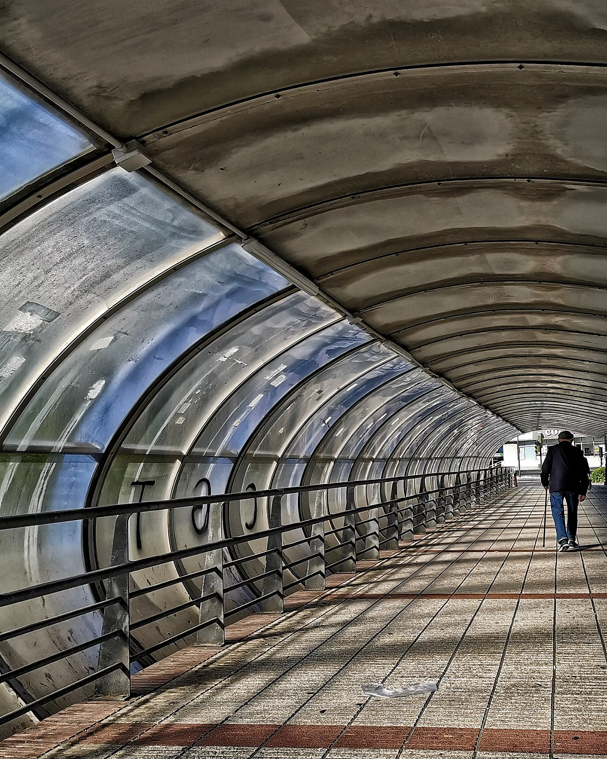 EL caminante. Walker 2 – Fotografía creativa móvil en Barakaldo | Ibarakaldo