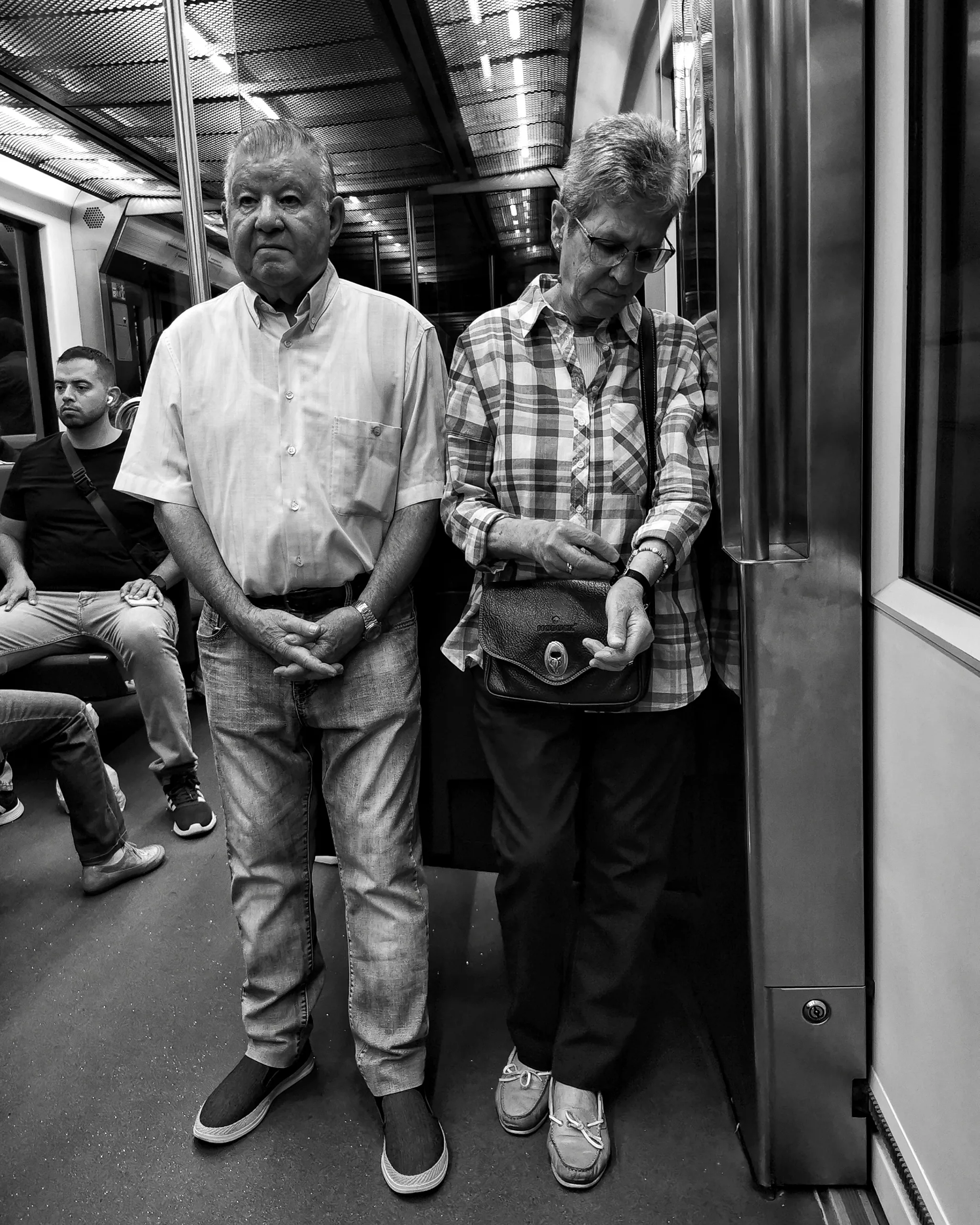 Jende – Gente 22  | Historias Urbanas en el Metro | Fotografia Creativa movil Ibarakaldo
