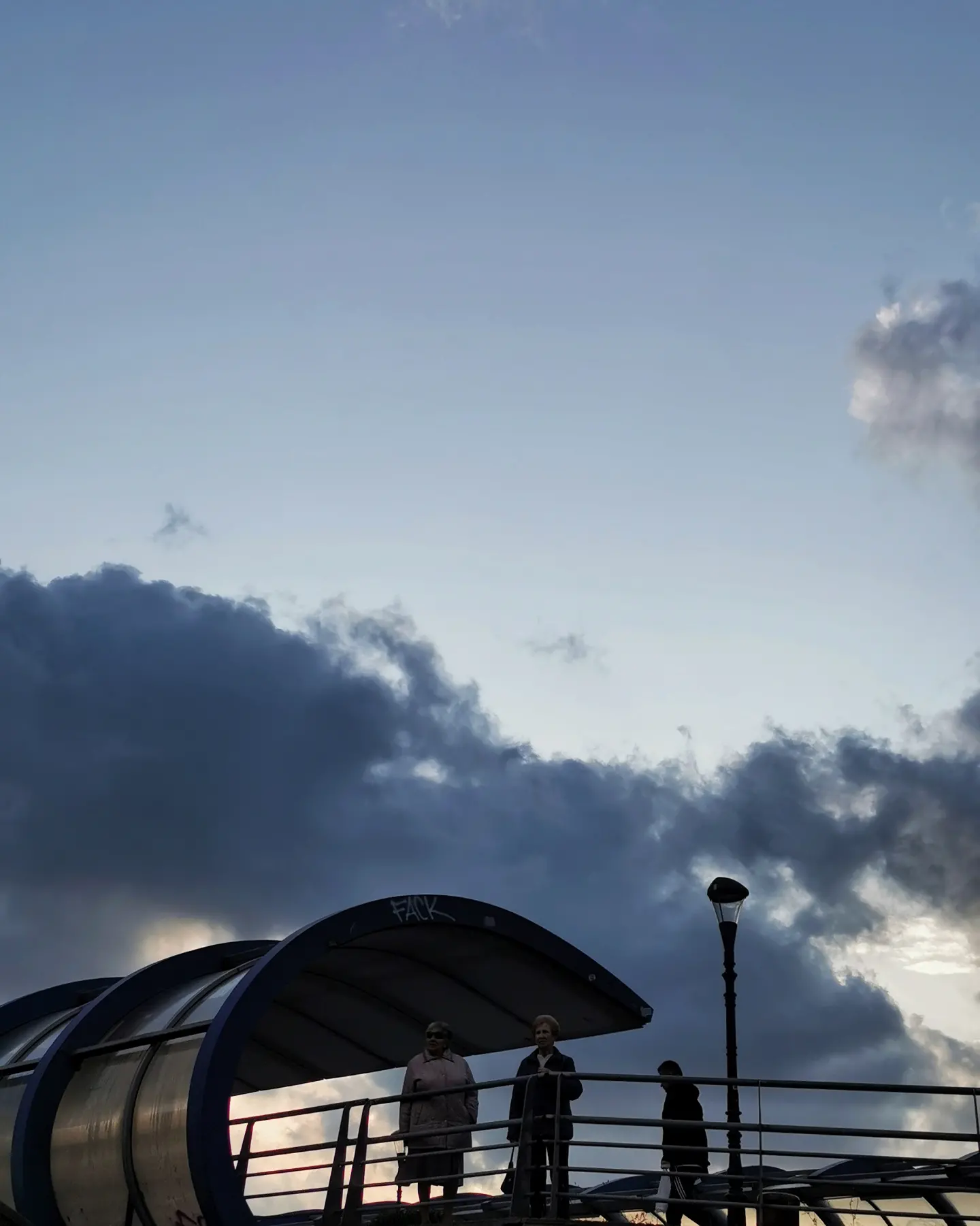 El balcon del Puente de las Pulmonias.Cruces – Fotografía creativa móvil en Barakaldo | Ibarakaldo