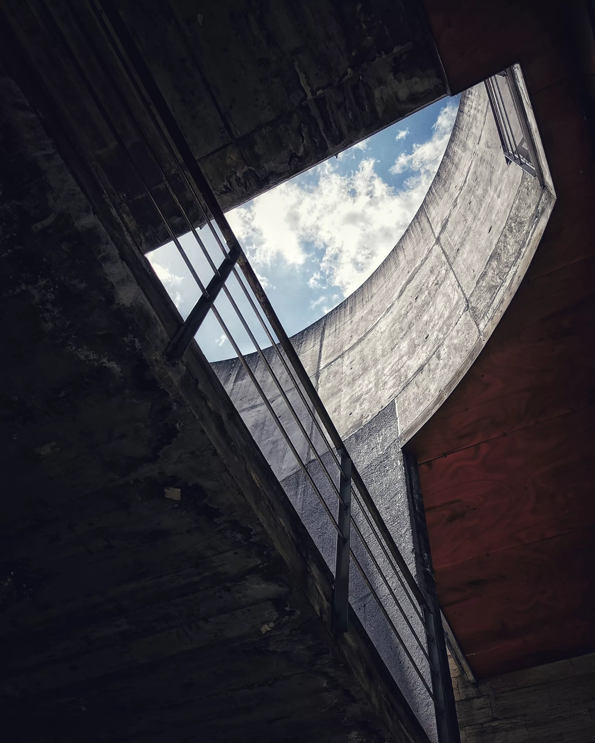 HIDDEN….camuflado – Fotografía creativa móvil en Barakaldo | Ibarakaldo