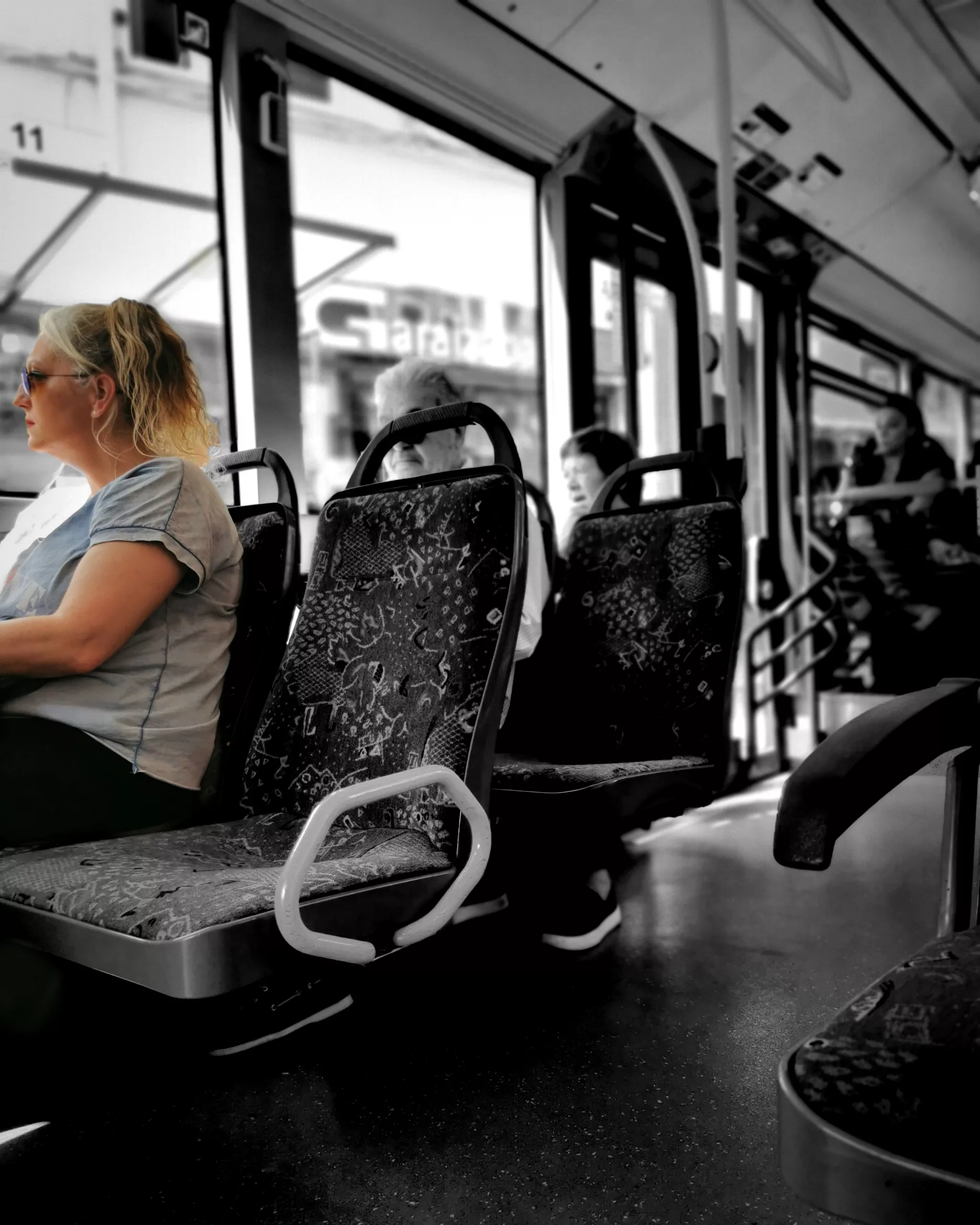 Bus Story 1/3 | Historias Urbanas en Barakaldo | Fotografia Creativa movil Ibarakaldo