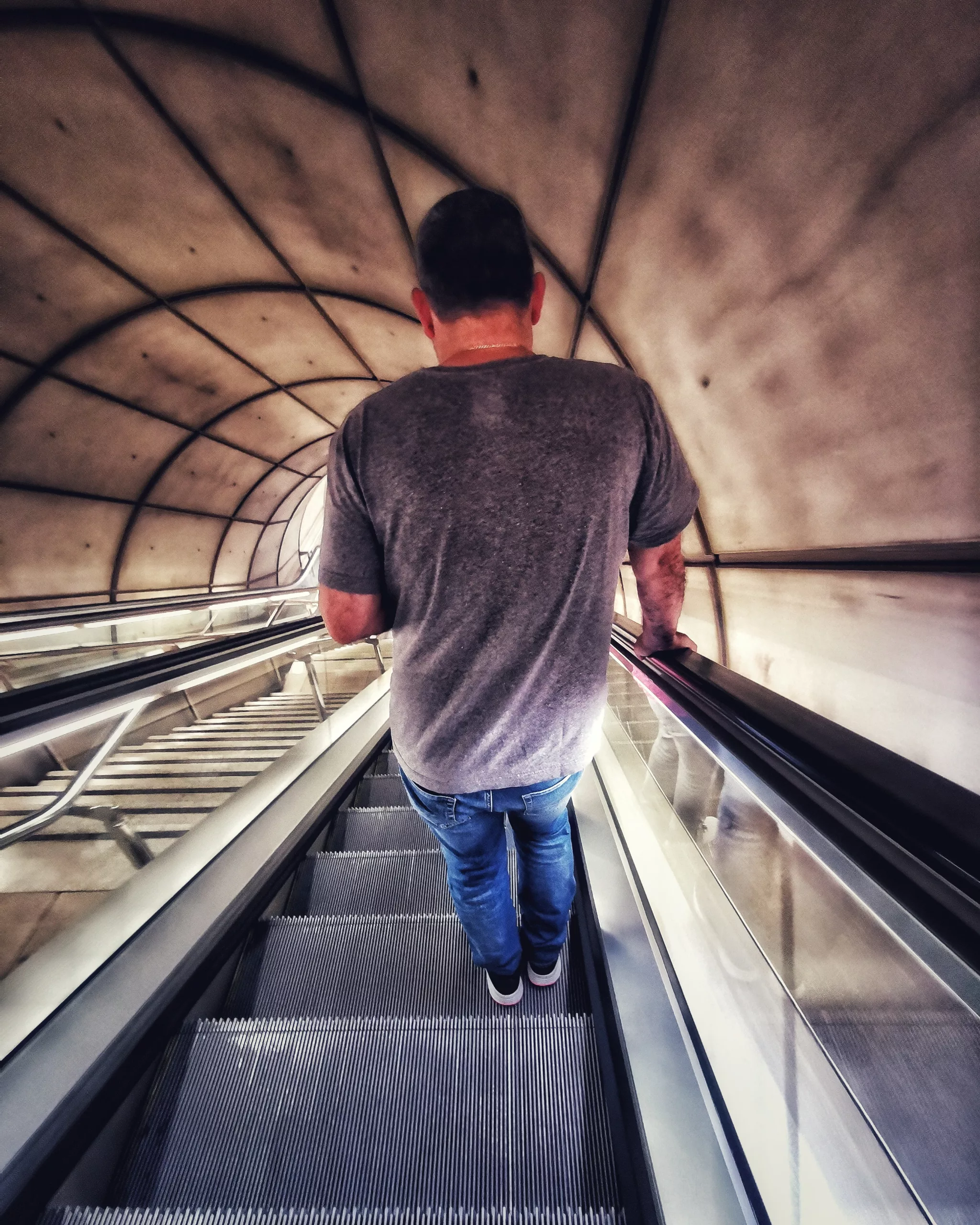 Vamos para casa oo oo oooo |  Historias Urbanas en el Metro | Fotografia Creativa movil Ibarakaldo