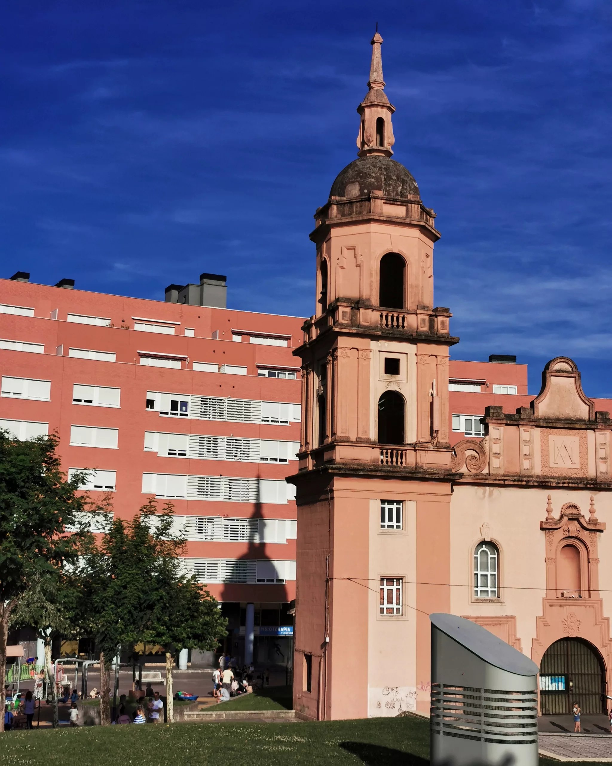 Las 2 torres – Fotografía creativa móvil en Barakaldo | Ibarakaldo