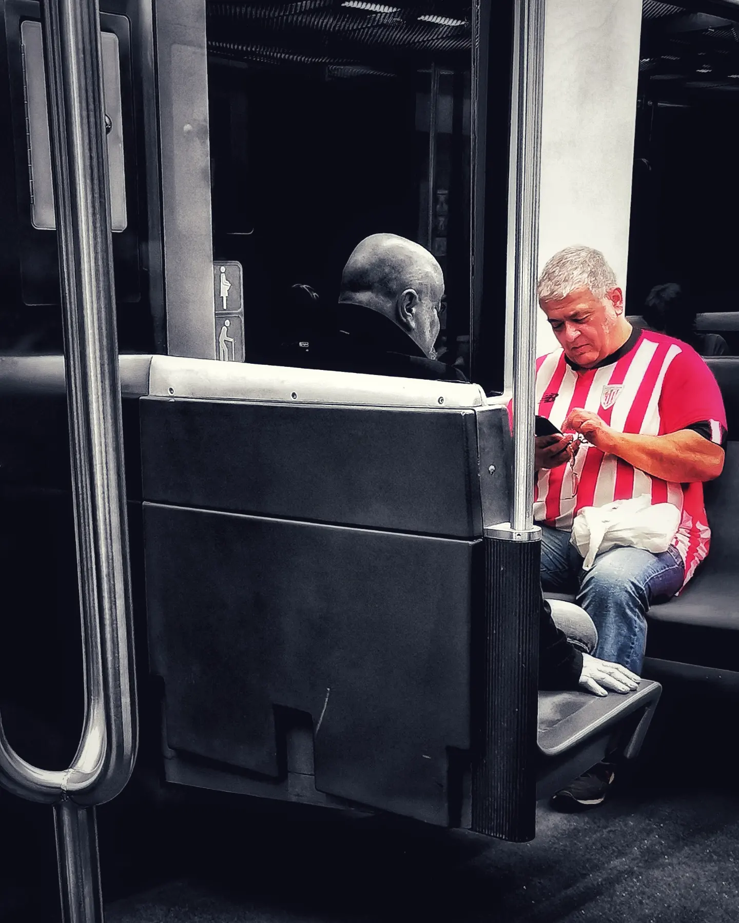 Jende – Gente 48  | Historias Urbanas en el Metro | Fotografia Creativa movil Ibarakaldo