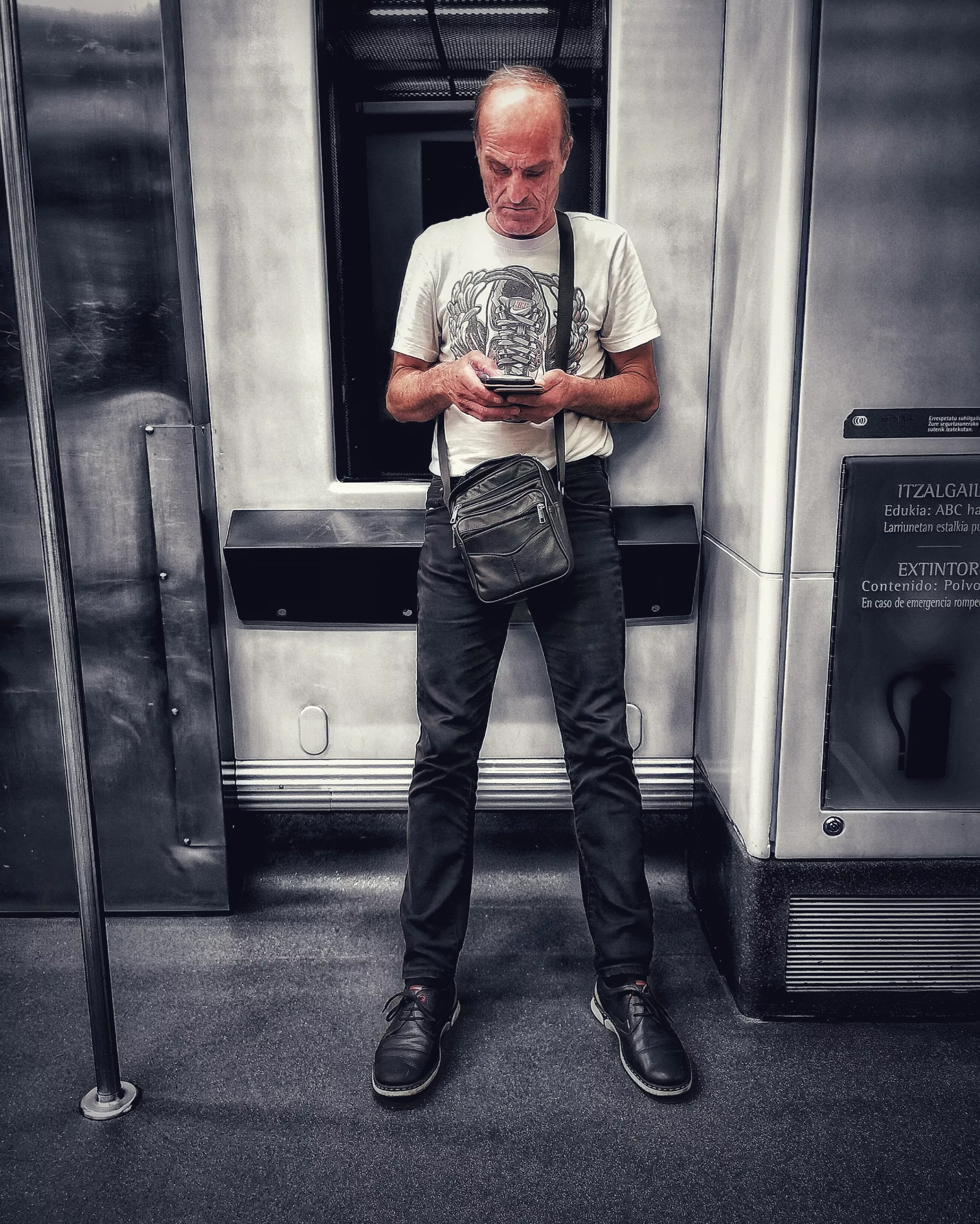 Jende – Gente 52 | Historias Urbanas en el Metro | Fotografia Creativa movil Ibarakaldo