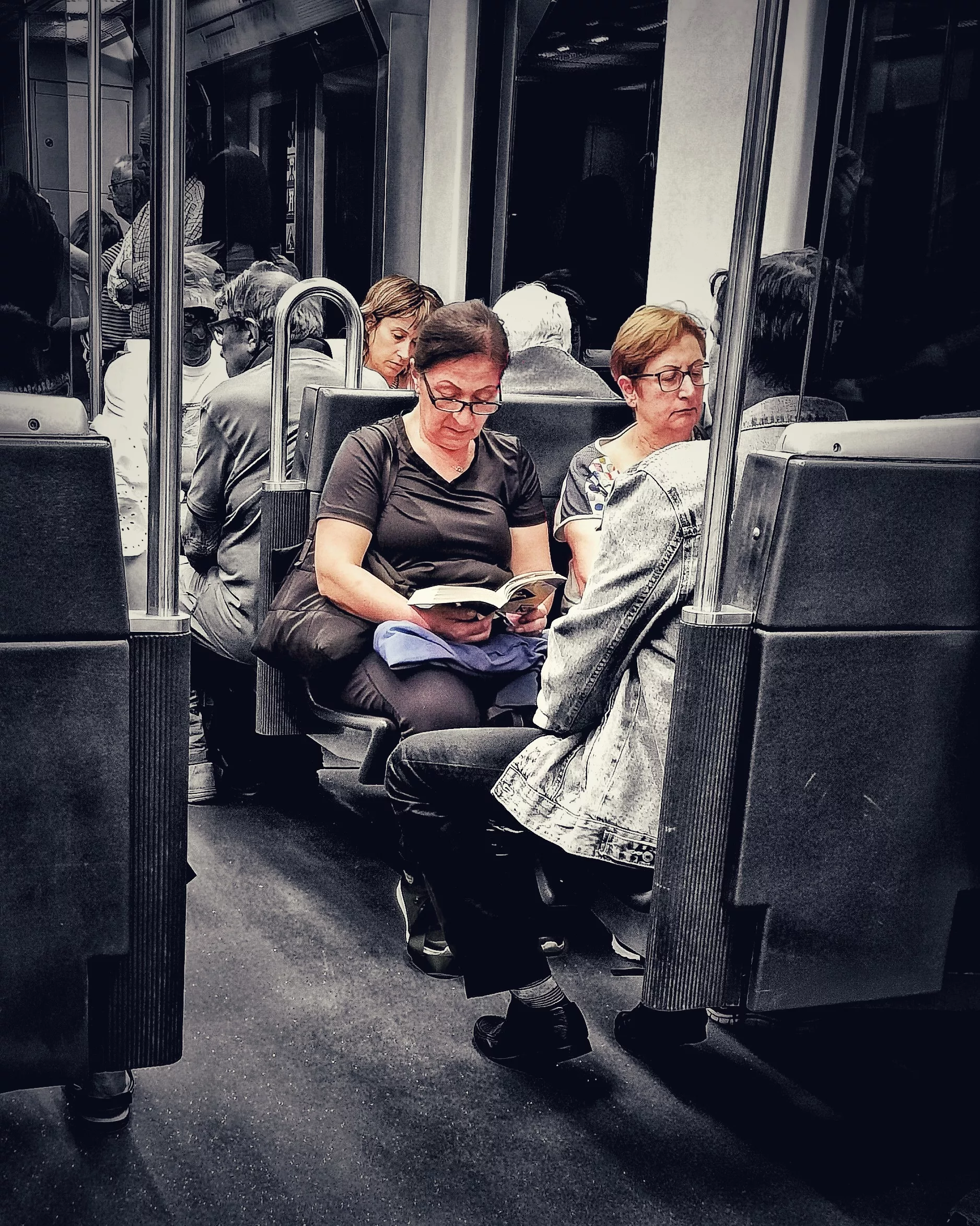 Jende – Gente 53  | Historias Urbanas en el Metro | Fotografia Creativa movil Ibarakaldo