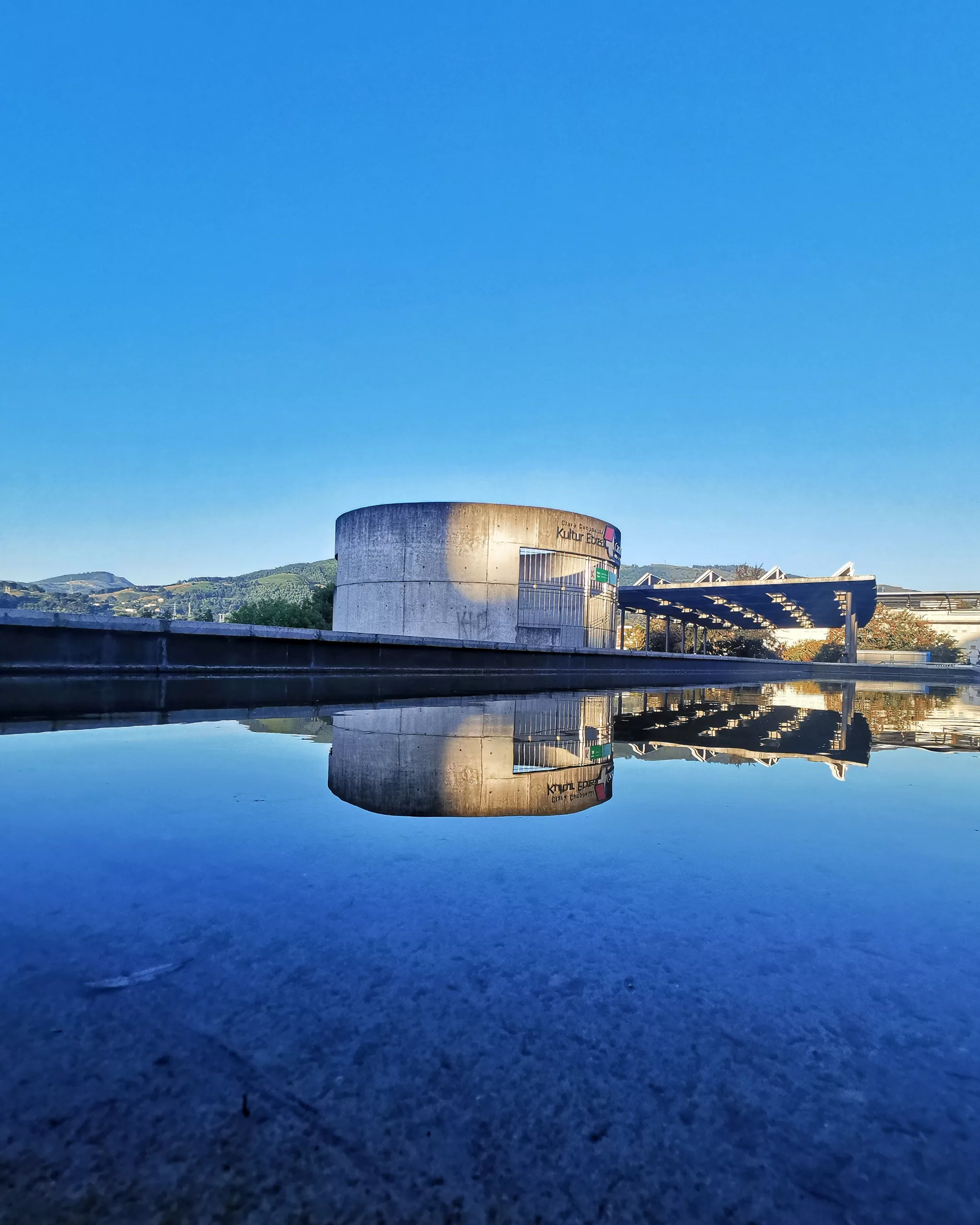 Reflejos 85 – Fotografía creativa móvil en Barakaldo | Ibarakaldo