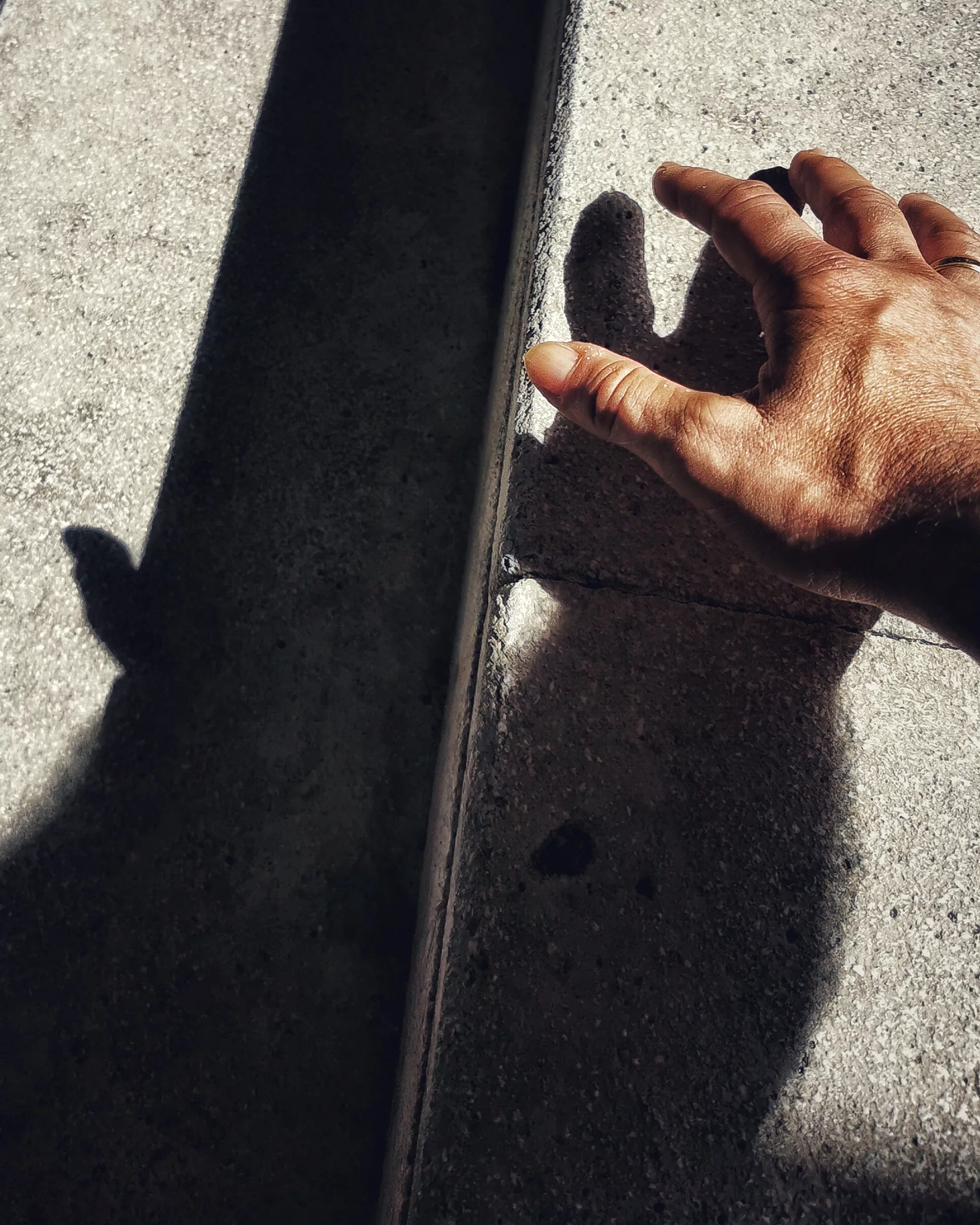 The Hand 3 – Fotografía creativa móvil en Barakaldo | Ibarakaldo