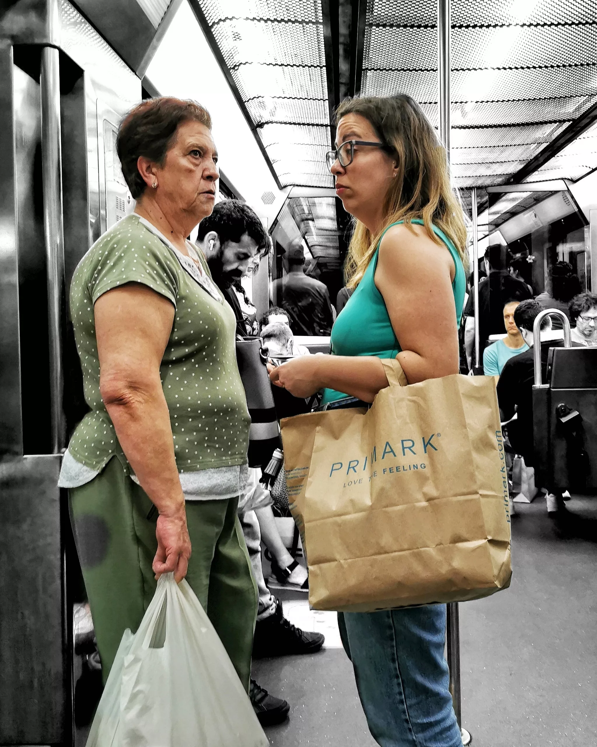 Jende – Gente 55 | Historias Urbanas en el Metro | Fotografia Creativa movil Ibarakaldo