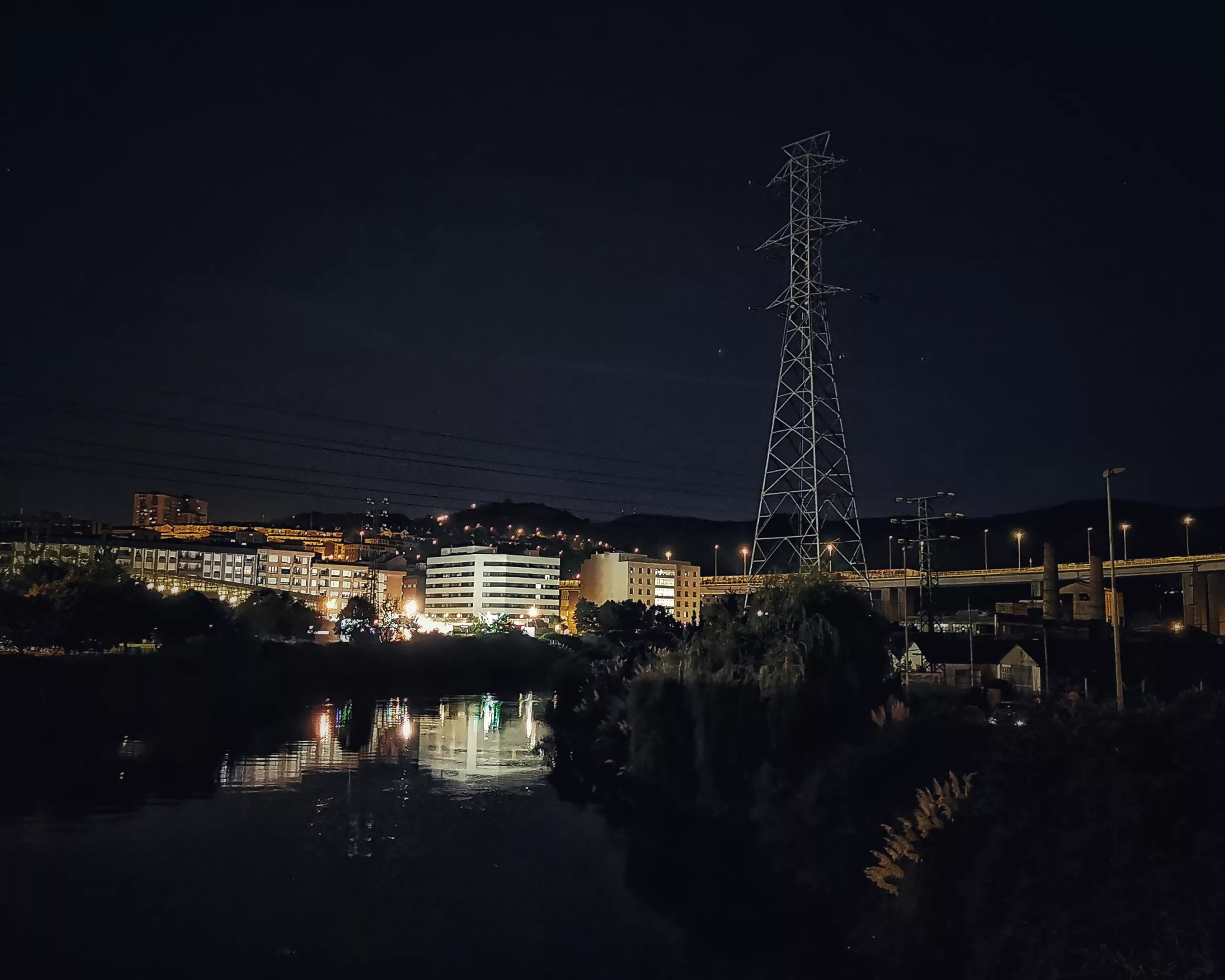 Noche sobre Zorroza  – Fotografía creativa móvil en Bilbao| Ibarakaldo