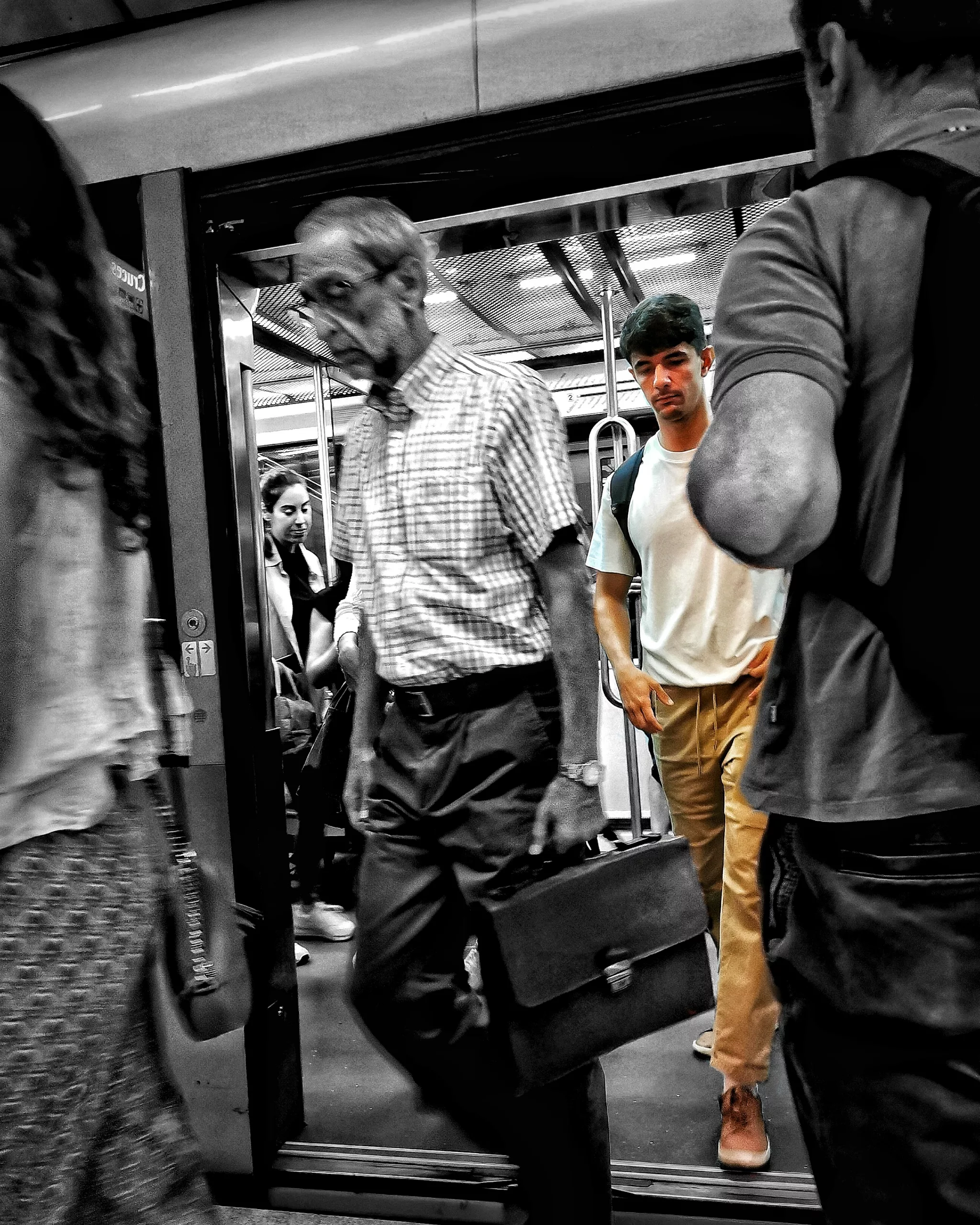 Jende – Gente 59  | Historias Urbanas en el Metro | Fotografia Creativa movil Ibarakaldo