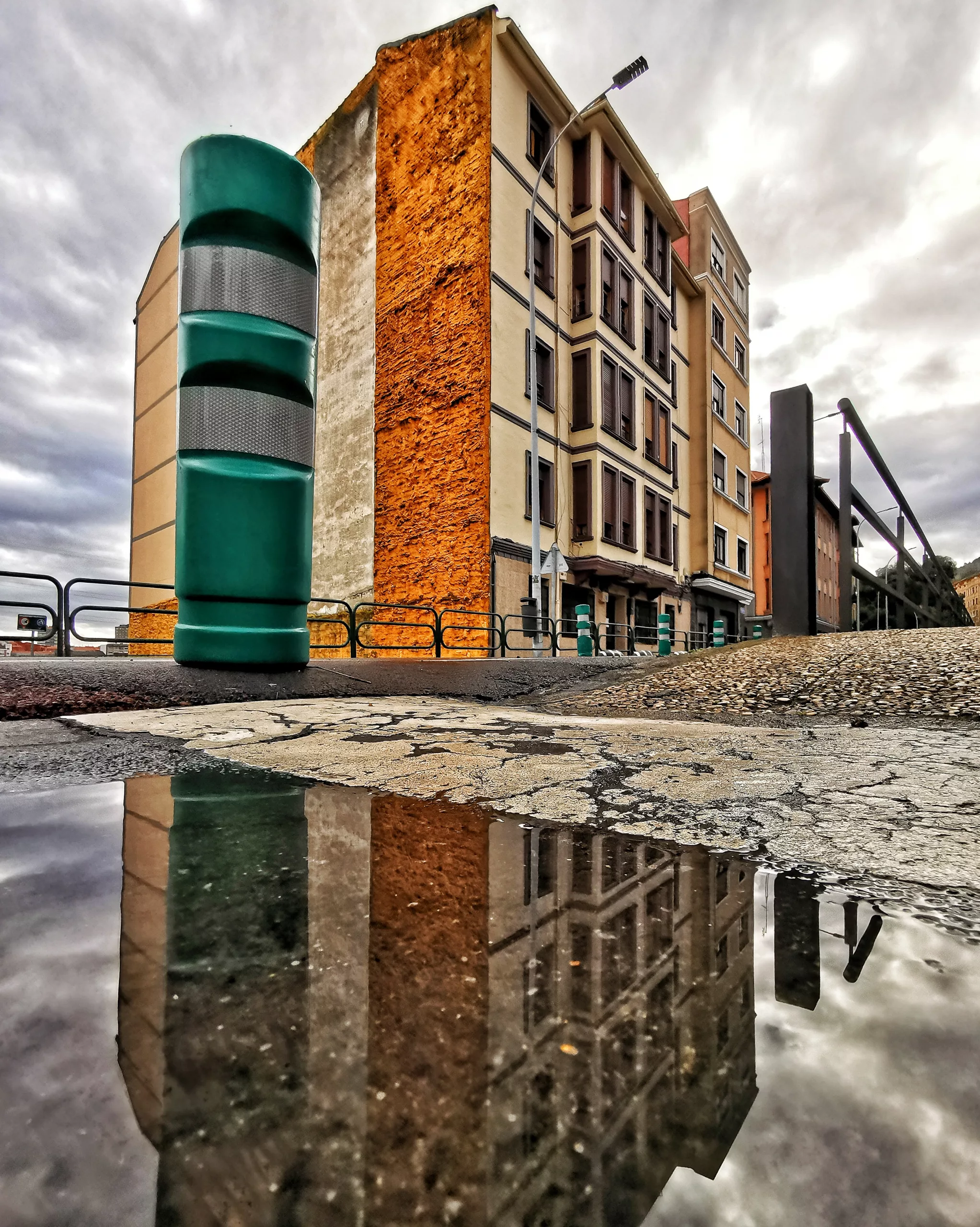 Reflejos 98 – Fotografía creativa móvil en Barakaldo | Ibarakaldo