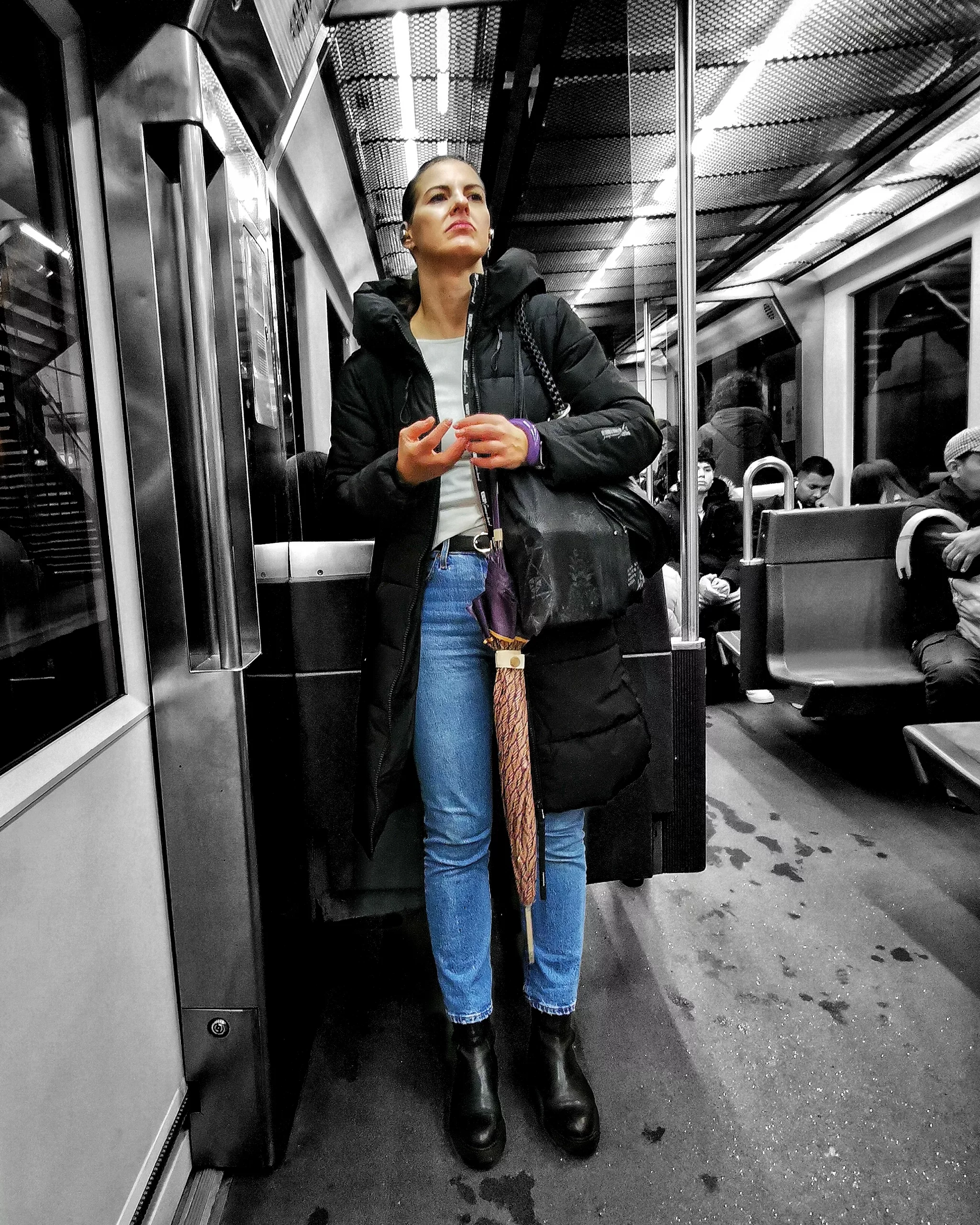 Siempre…hacia adelante 3 |  Historias Urbanas en el Metro | Fotografia Creativa movil Ibarakaldo