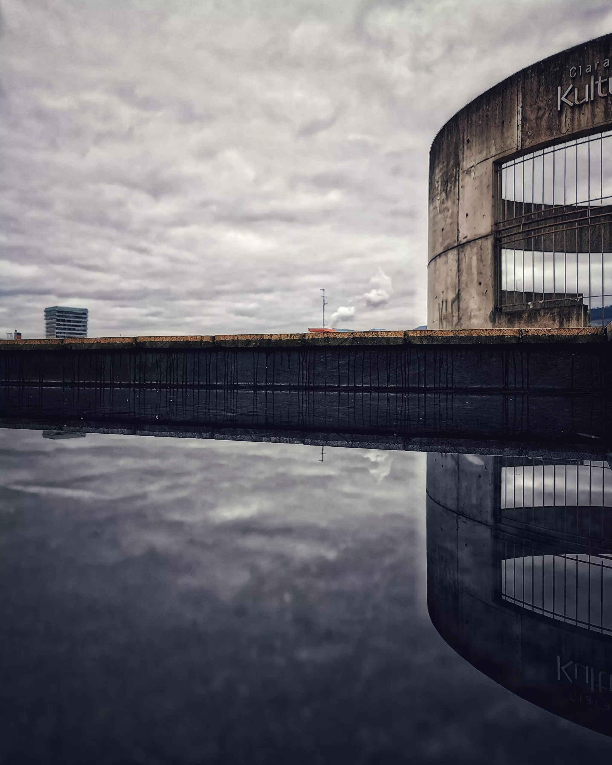 Dame una sonrisa de complicidad … – Fotografía creativa móvil en Barakaldo | Ibarakaldo