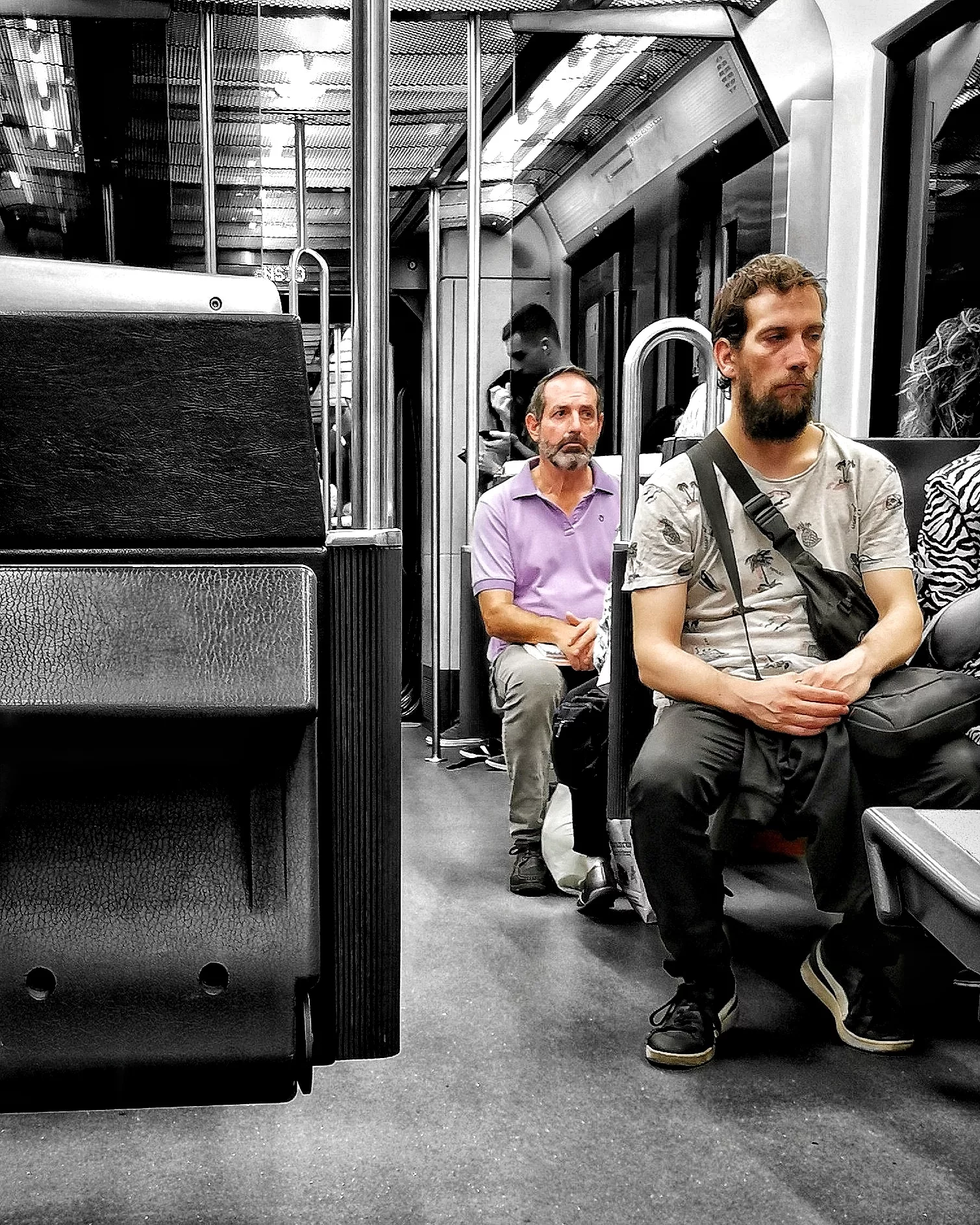 Jende – Gente 64 | Historias Urbanas en el Metro | Fotografia Creativa movil Ibarakaldo