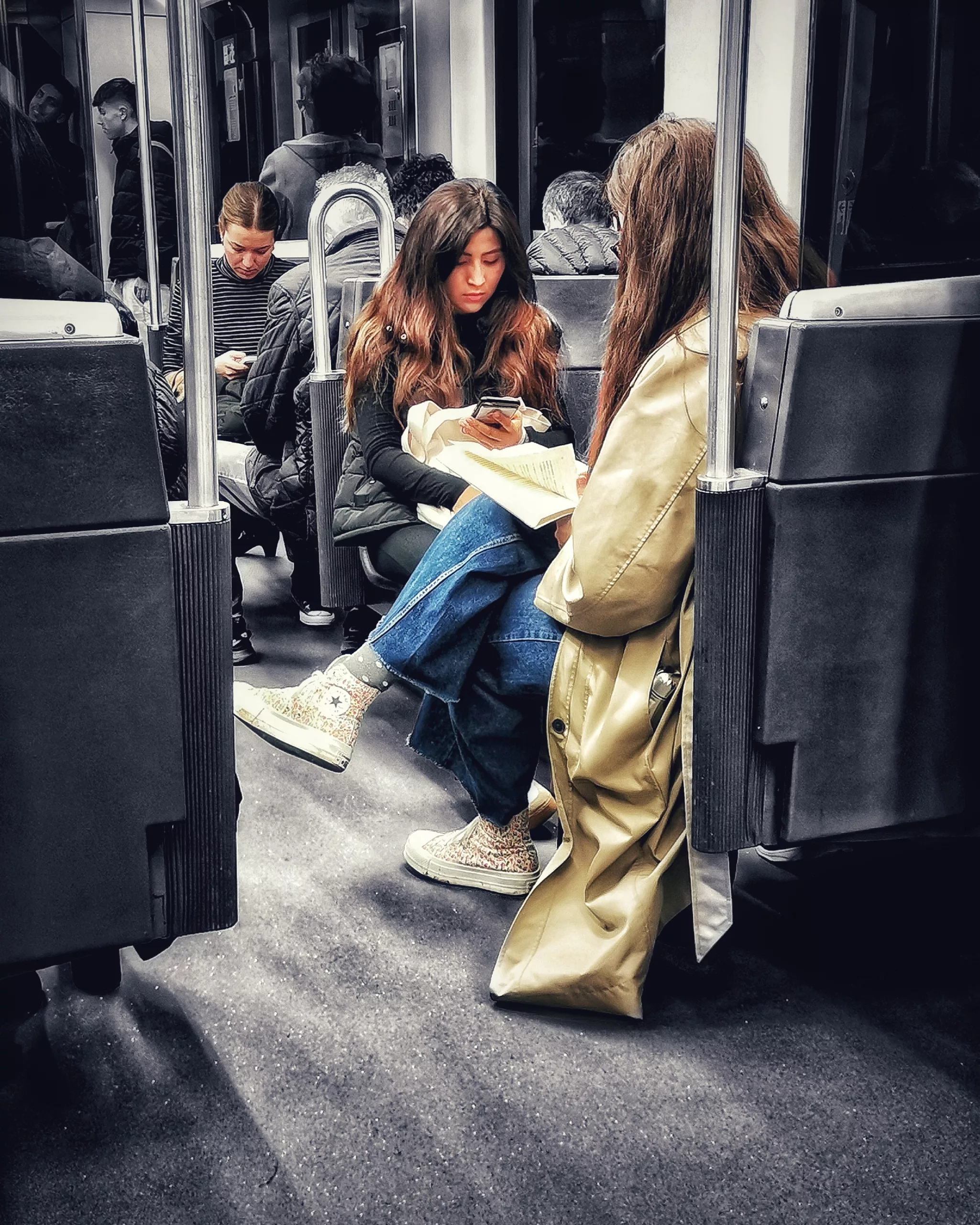 Jende – Gente 63   | Historias Urbanas en el Metro | Fotografia Creativa movil Ibarakaldo