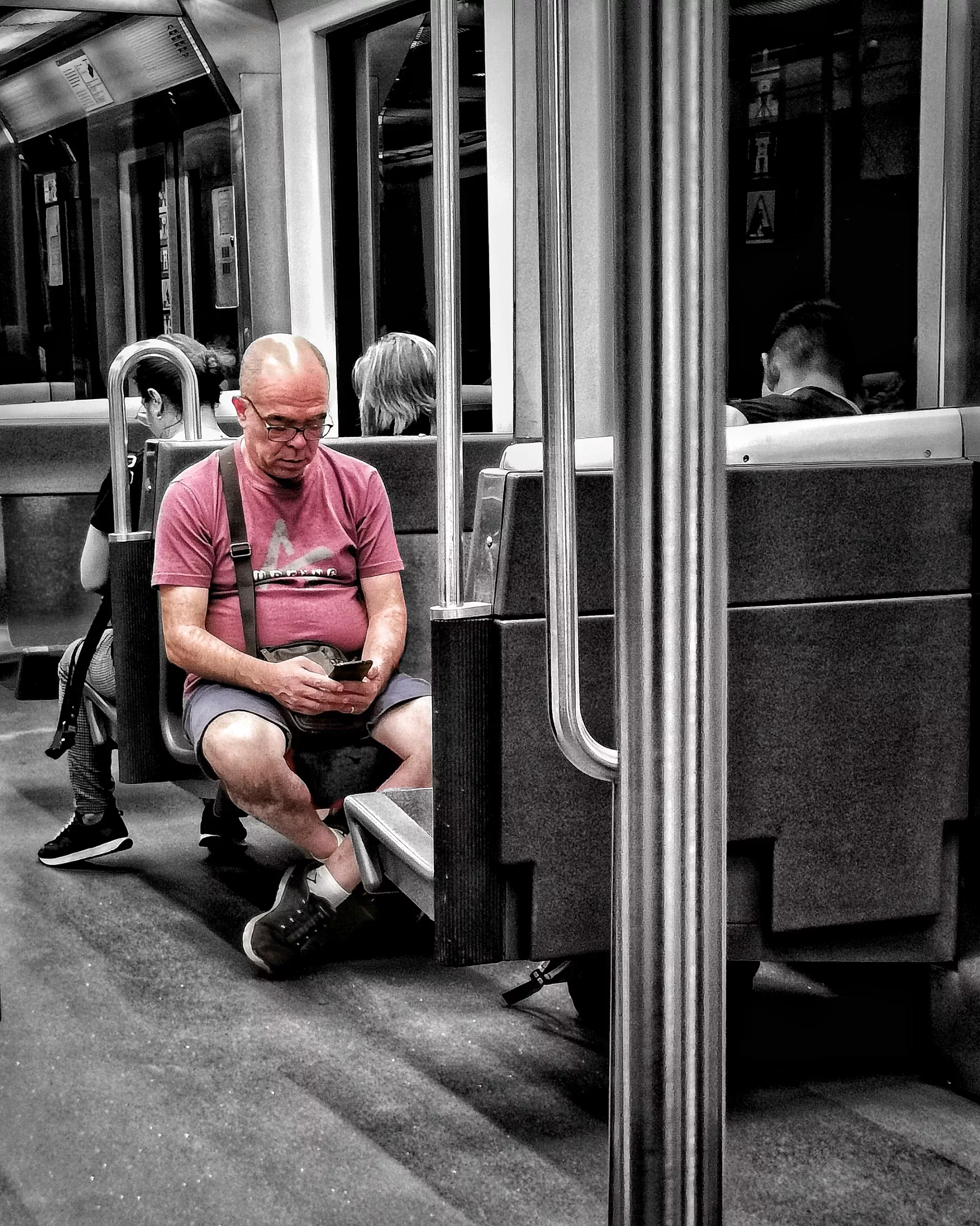 Jende – Gente 69   |  Historias Urbanas en el Metro | Fotografia Creativa movil Ibarakaldo