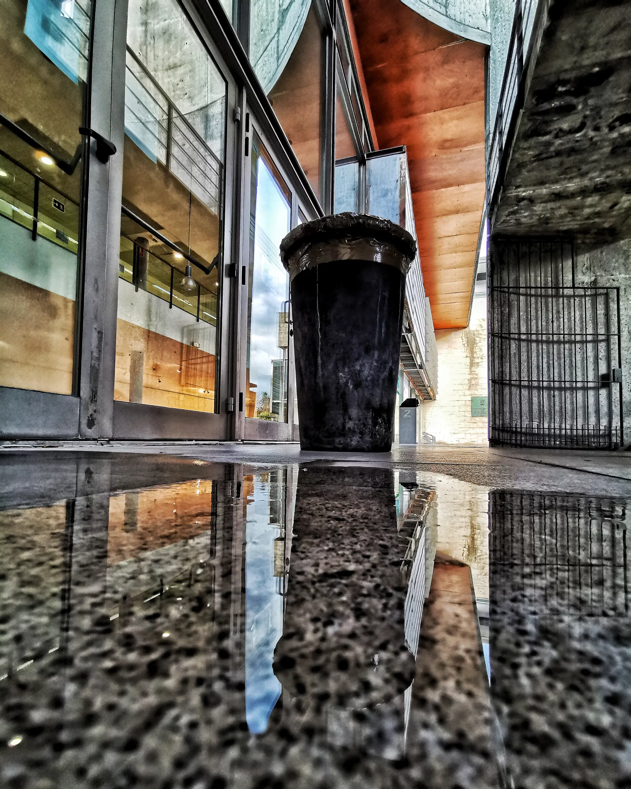 Reflejos 103 – Fotografía creativa móvil en Barakaldo | Ibarakaldo