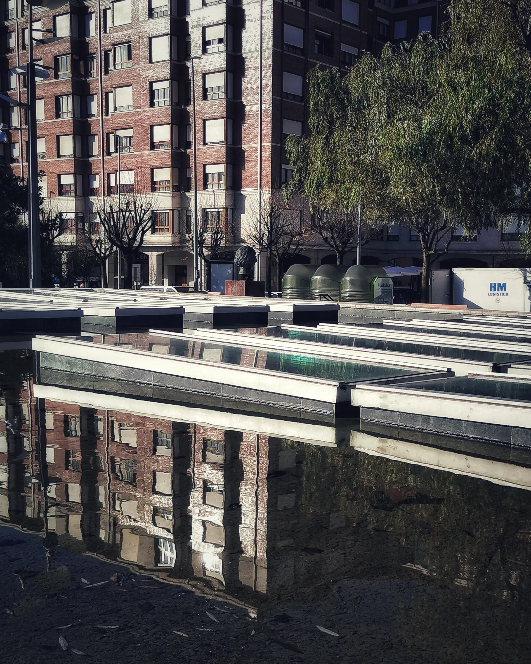 Reflejos 105 – Fotografía creativa móvil en Barakaldo | Ibarakaldo