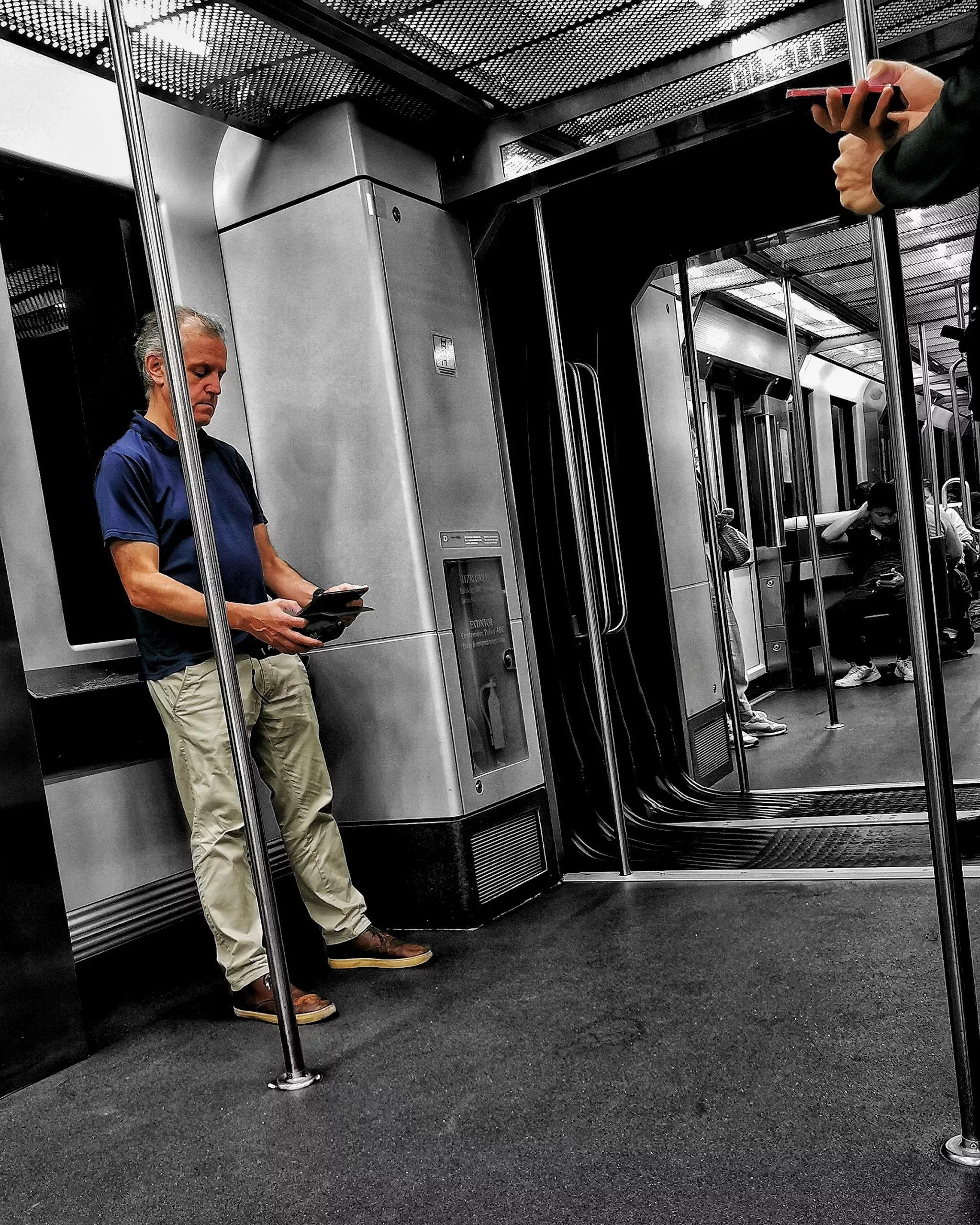 Jende – Gente 72  |  Historias Urbanas en el Metro | Fotografia Creativa movil Ibarakaldo