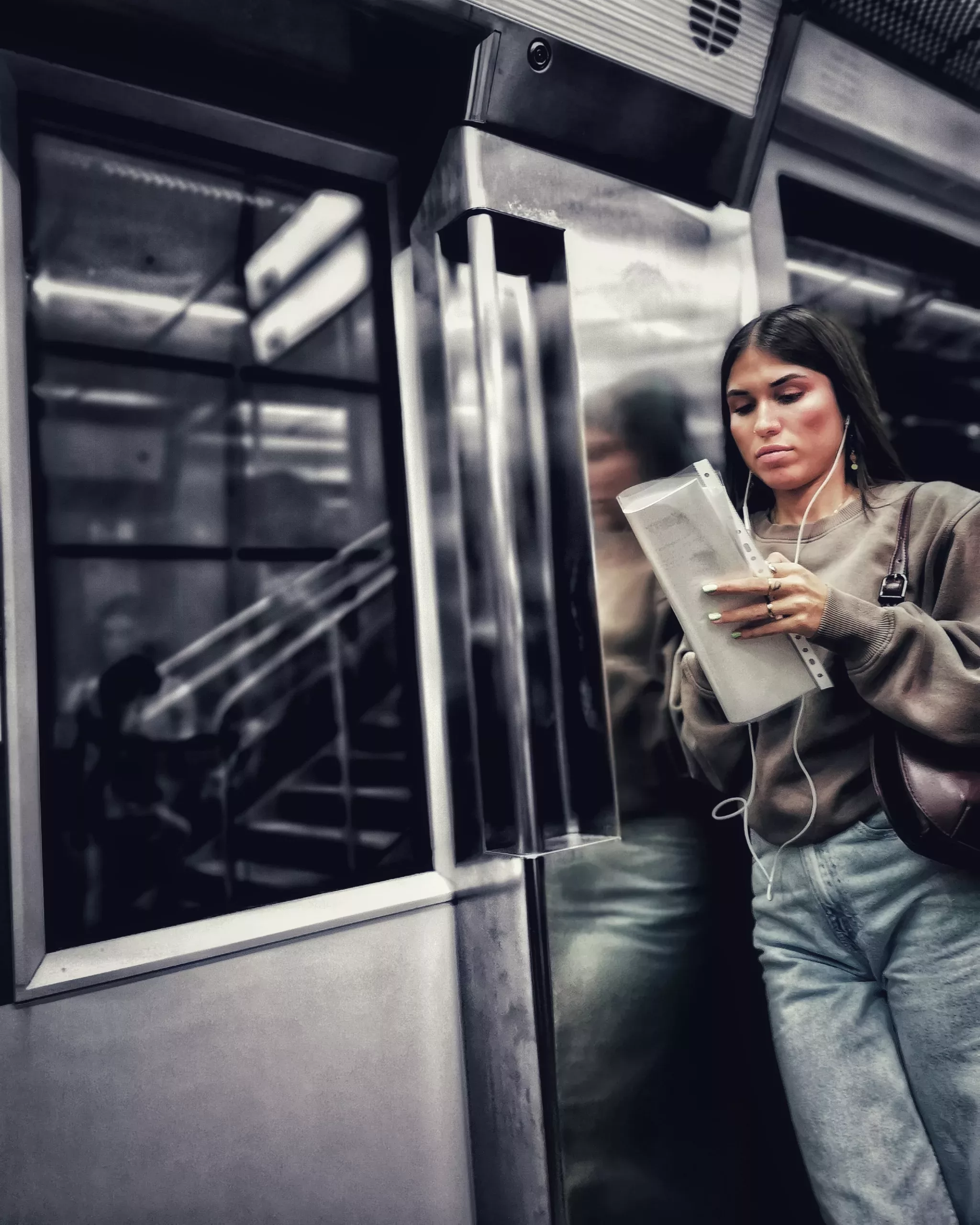 Jende – Gente 75  |  Historias Urbanas en el Metro | Fotografia Creativa movil Ibarakaldo