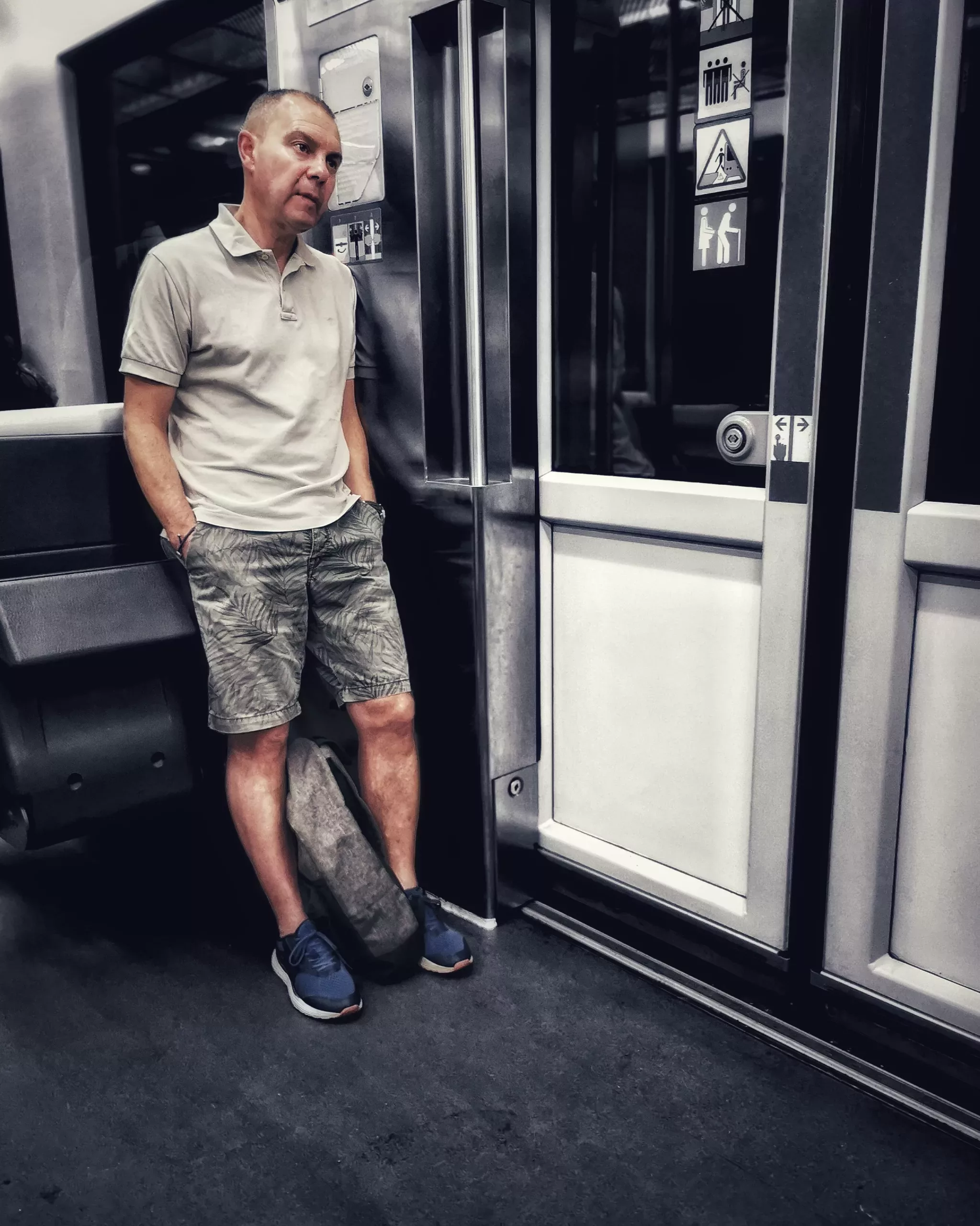 Jende – Gente 73  |  Historias Urbanas en el Metro | Fotografia Creativa movil Ibarakaldo