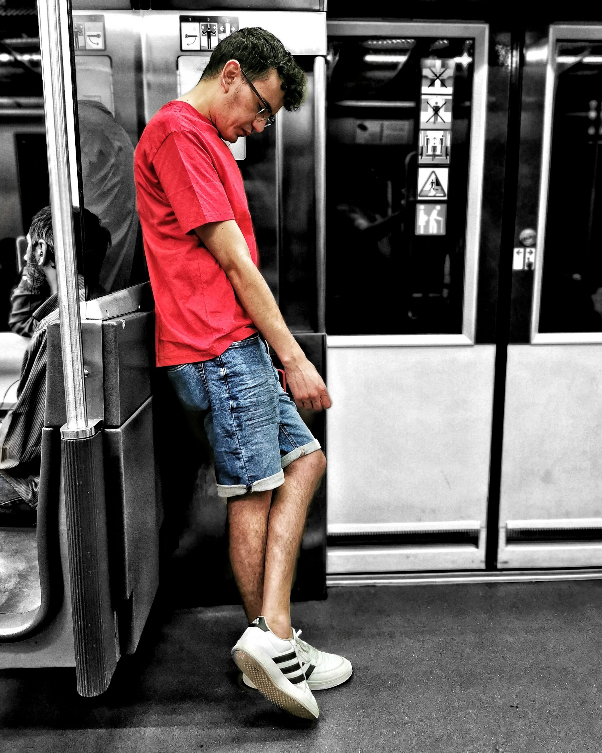 Jende – Gente 77   |  Historias Urbanas en el Metro | Fotografia Creativa movil Ibarakaldo