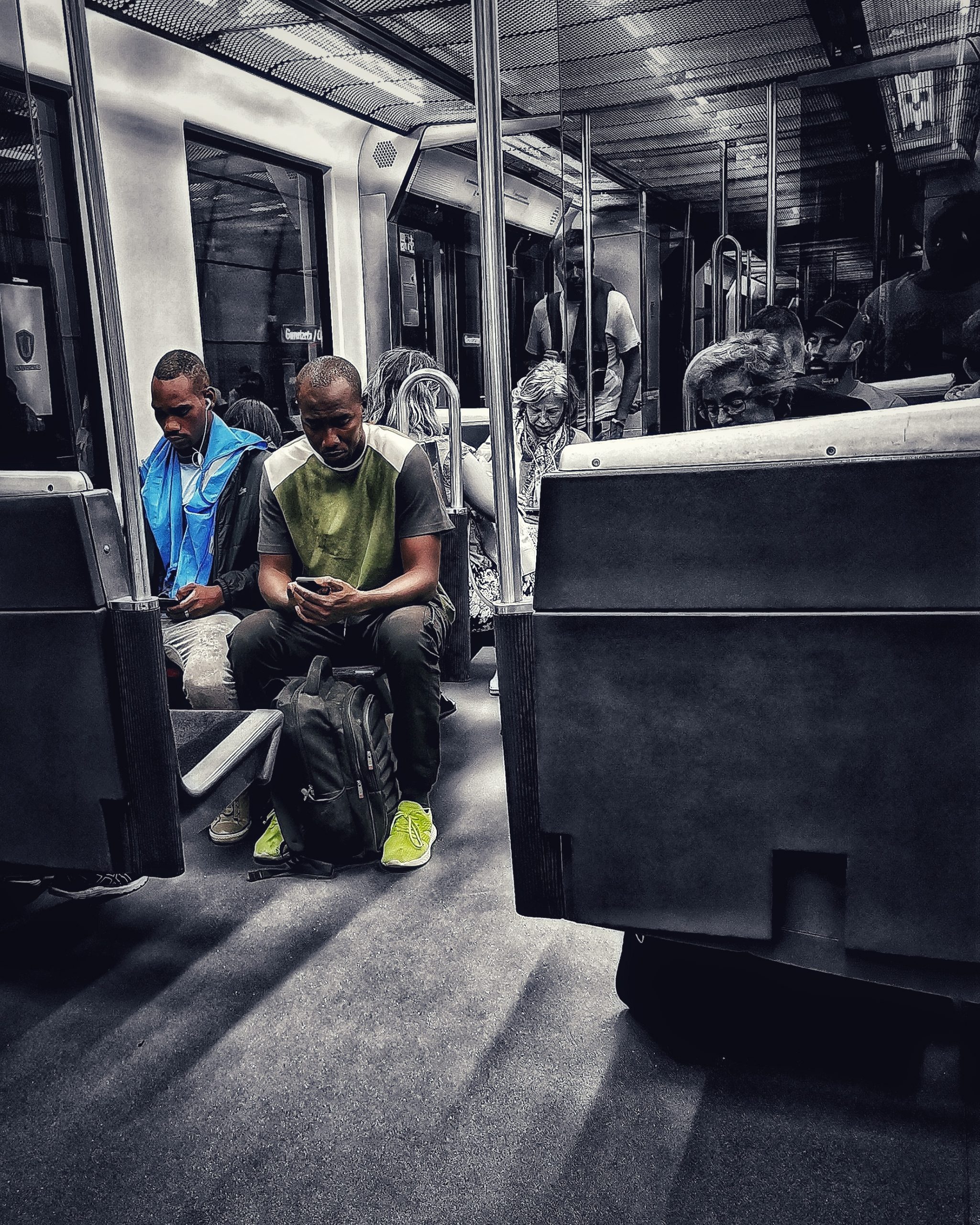 Jende – Gente 79  |  Historias Urbanas en el Metro | Fotografia Creativa movil Ibarakaldo