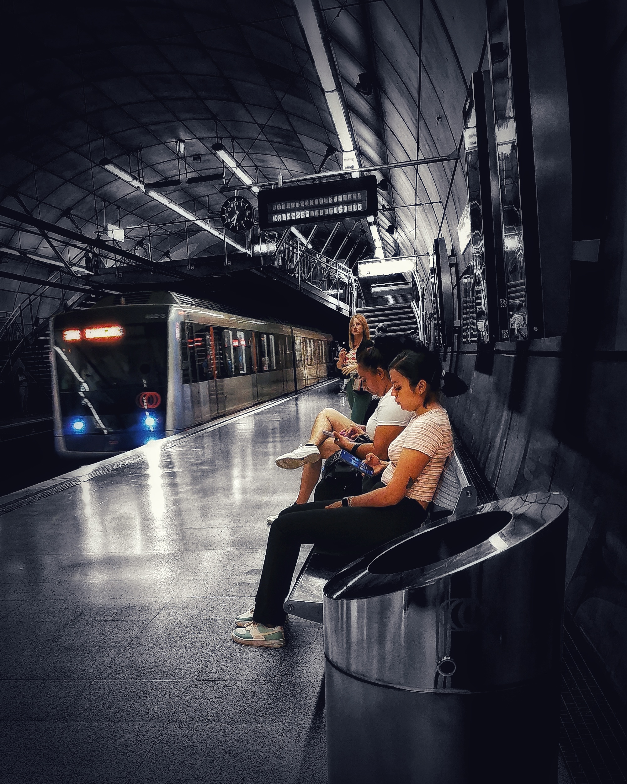 Jende – Gente 80  |  Historias Urbanas en el Metro | Fotografia Creativa movil Ibarakaldo