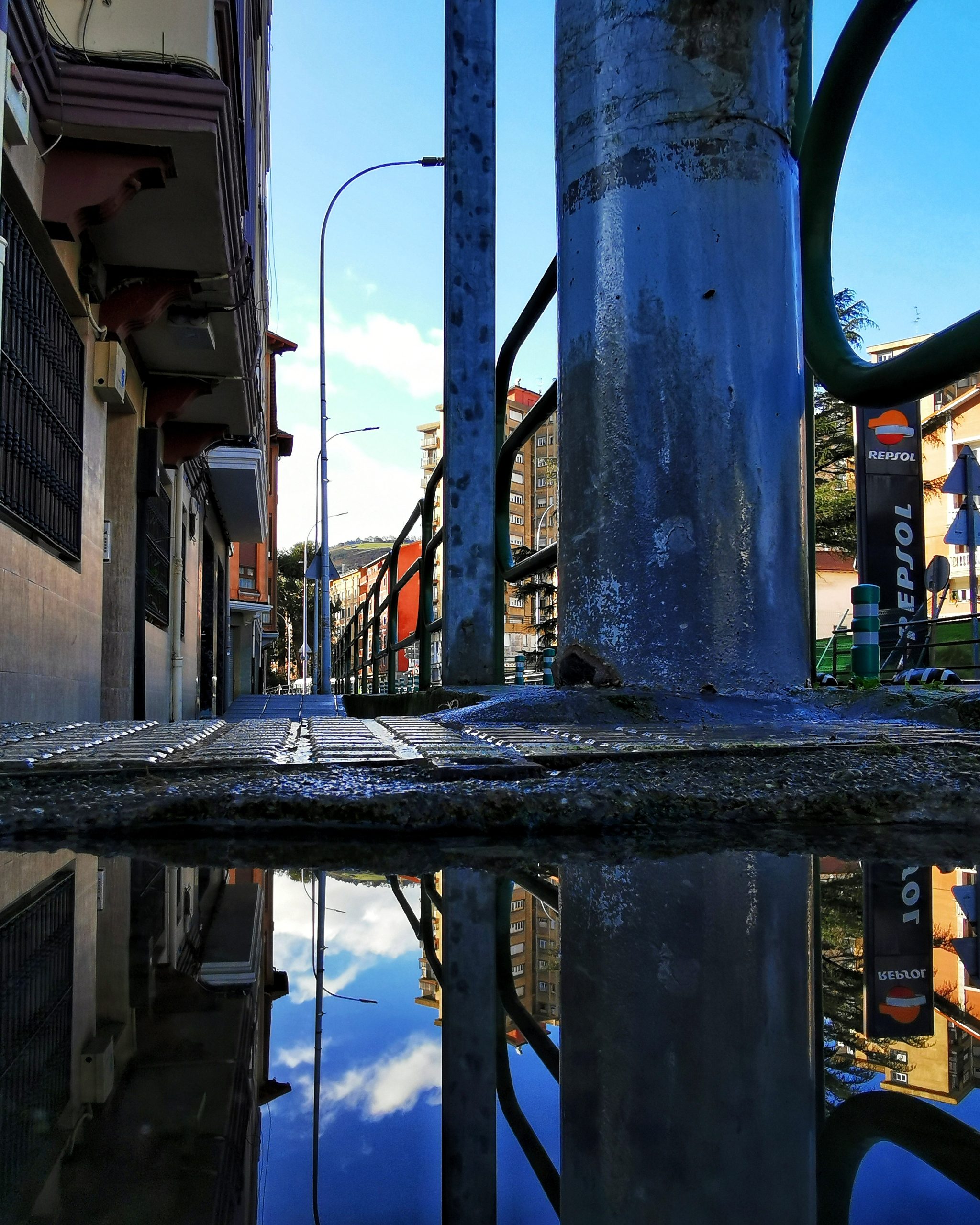Reflejos Burtzeña 6 – Fotografía creativa móvil en Bilbao | Ibarakaldo