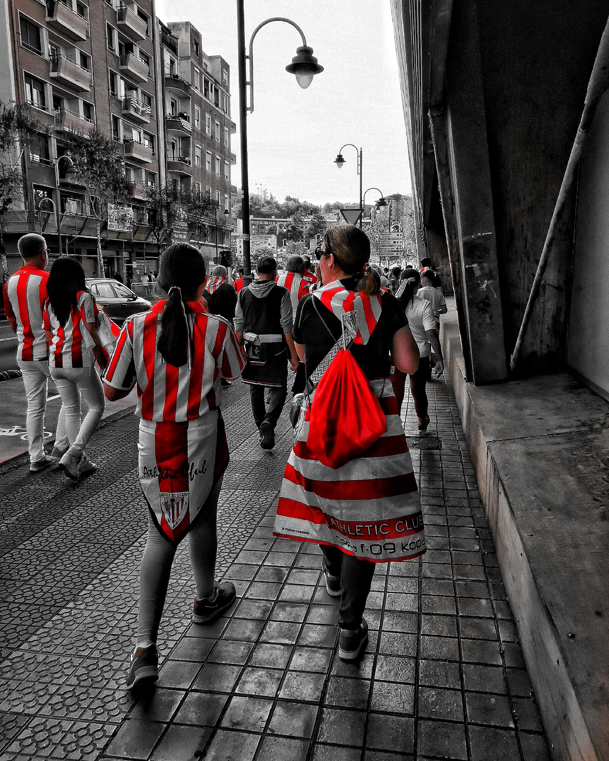 🔴⚪ SENTIMIENTO ZURI GORRI🔴⚪ | Momentos Splash. Fotografía Creativa Ibarakaldo