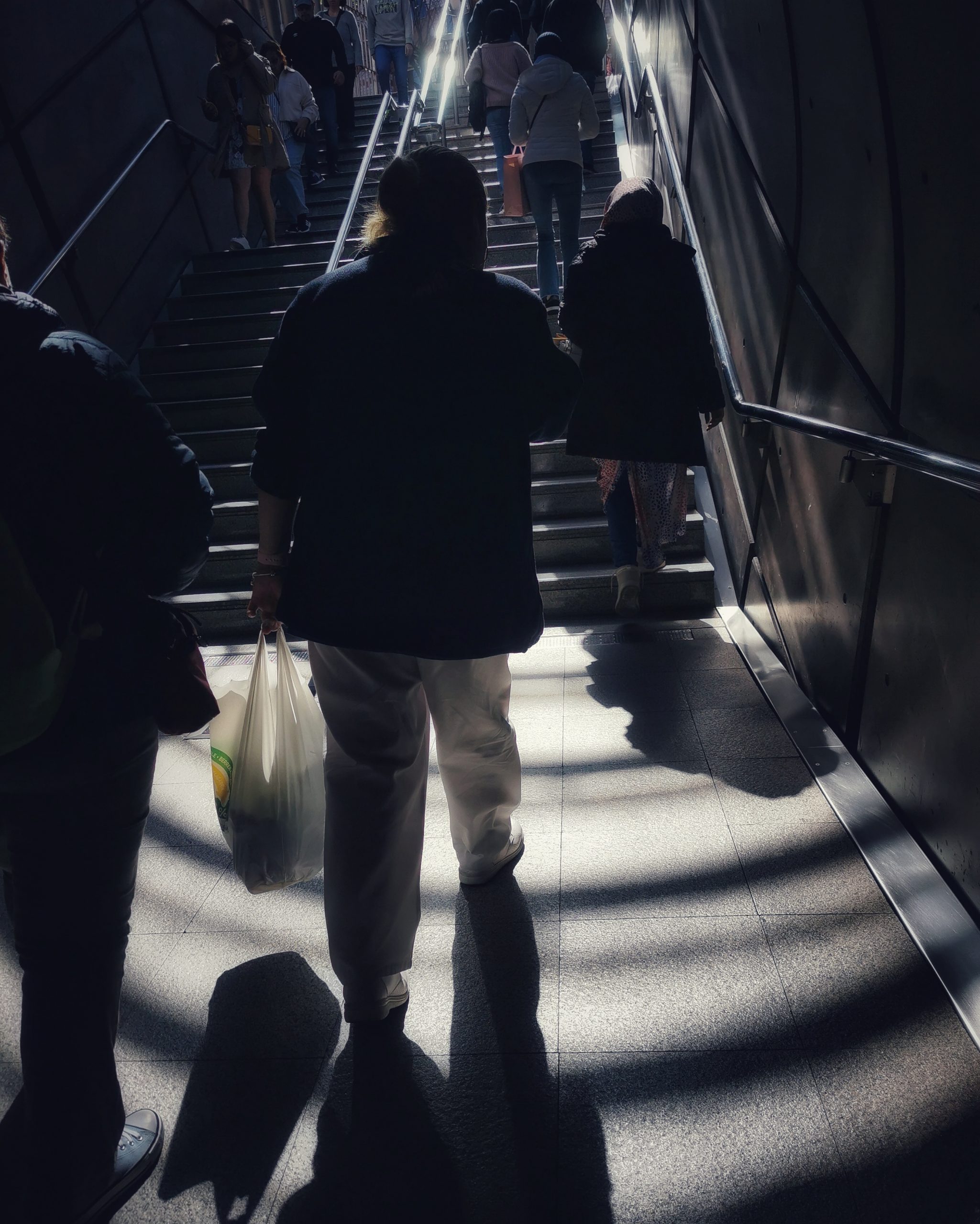 …y viene y va….  Fotografía creativa móvil en Barakaldo | Ibarakaldo