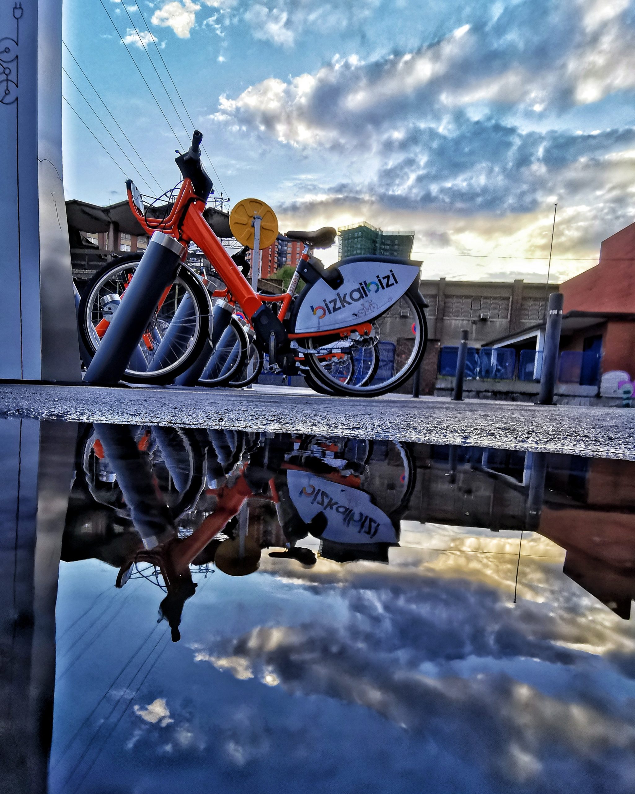 Reflejos Burtzeña 10 – Fotografía creativa móvil en Barakaldo | Ibarakaldo