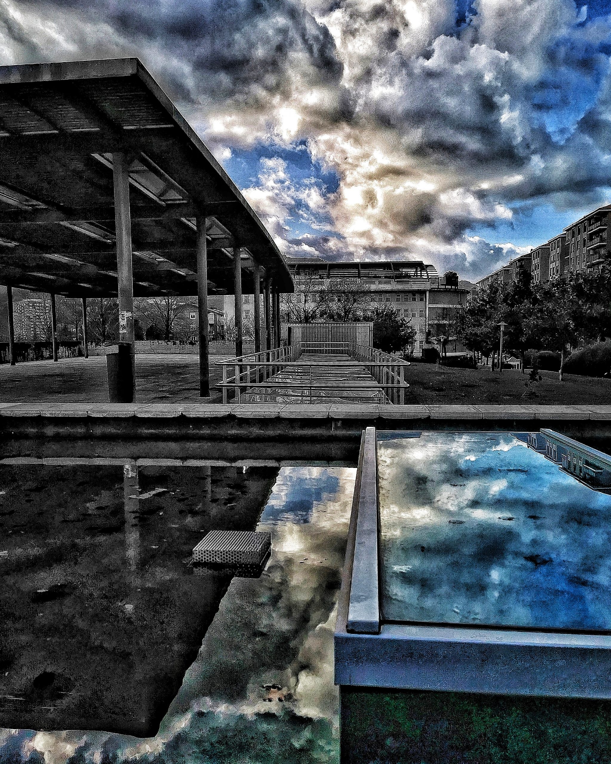 Reflejos 117  – Fotografía creativa móvil en Barakaldo | Ibarakaldo