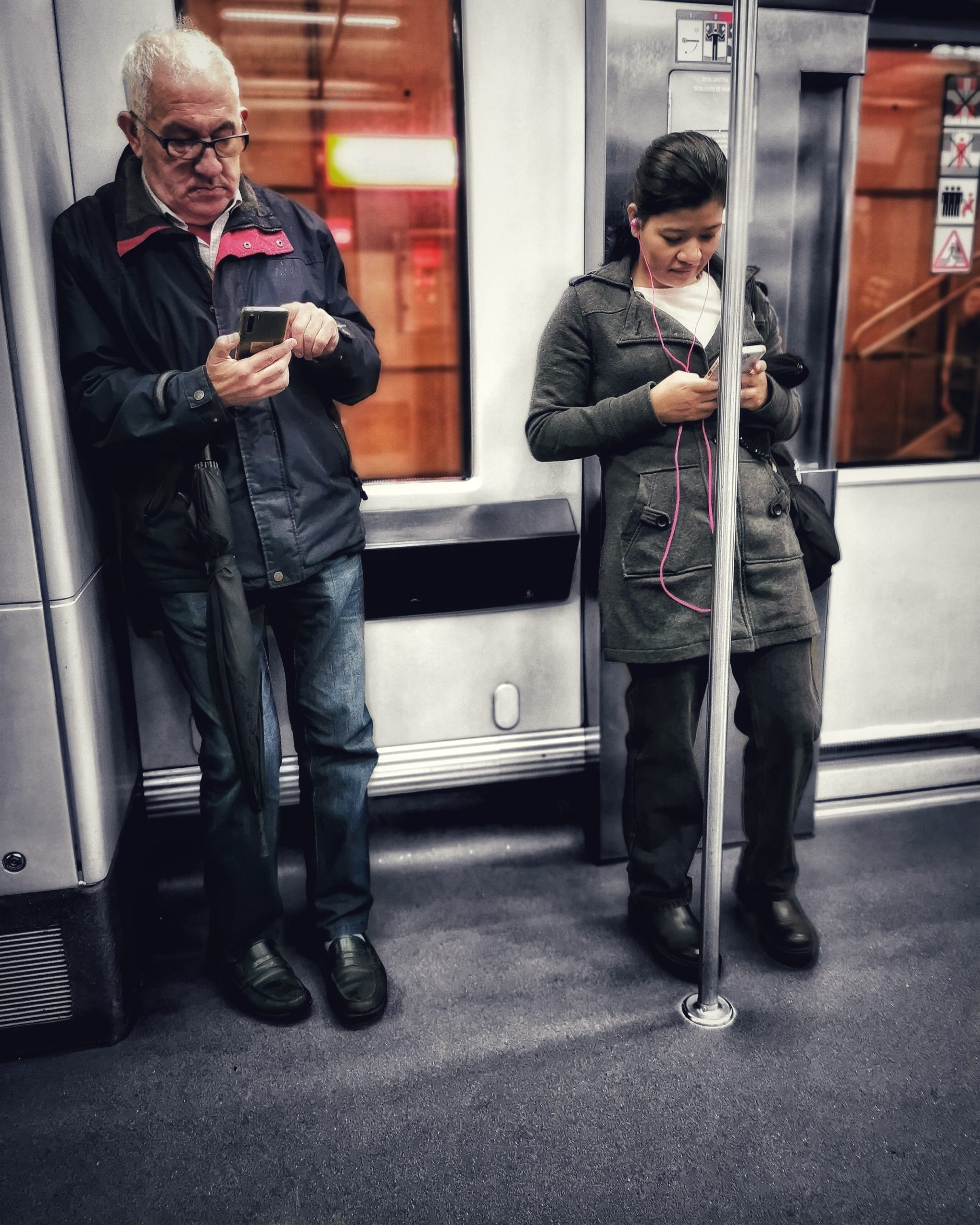 Jende – Gente 97   |  Historias Urbanas en el Metro | Fotografia Creativa movil Ibarakaldo