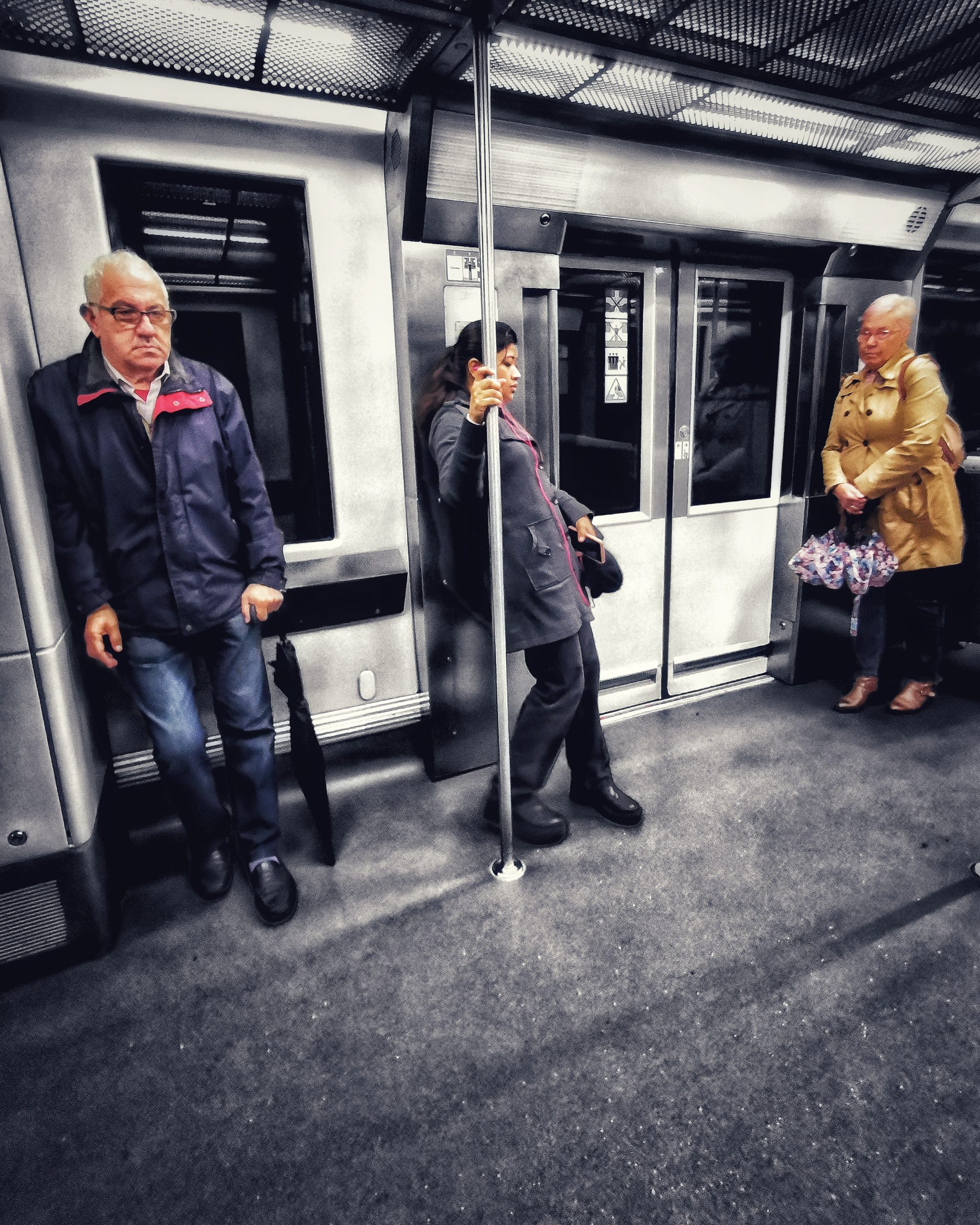 Jende – Gente 93  |  Historias Urbanas en el Metro | Fotografia Creativa movil Ibarakaldo