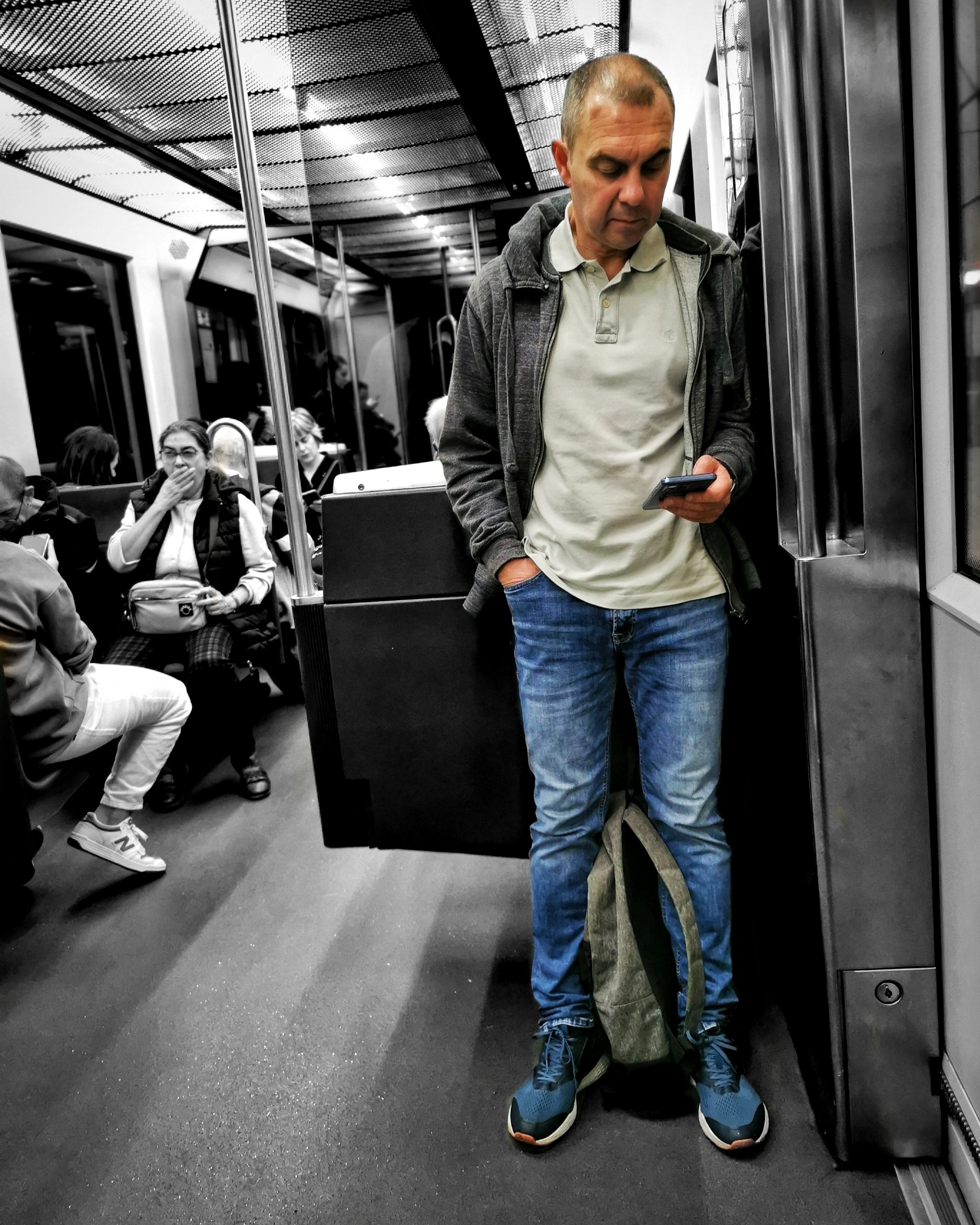 Jende – Gente 96  |  Historias Urbanas en el Metro | Fotografia Creativa movil Ibarakaldo